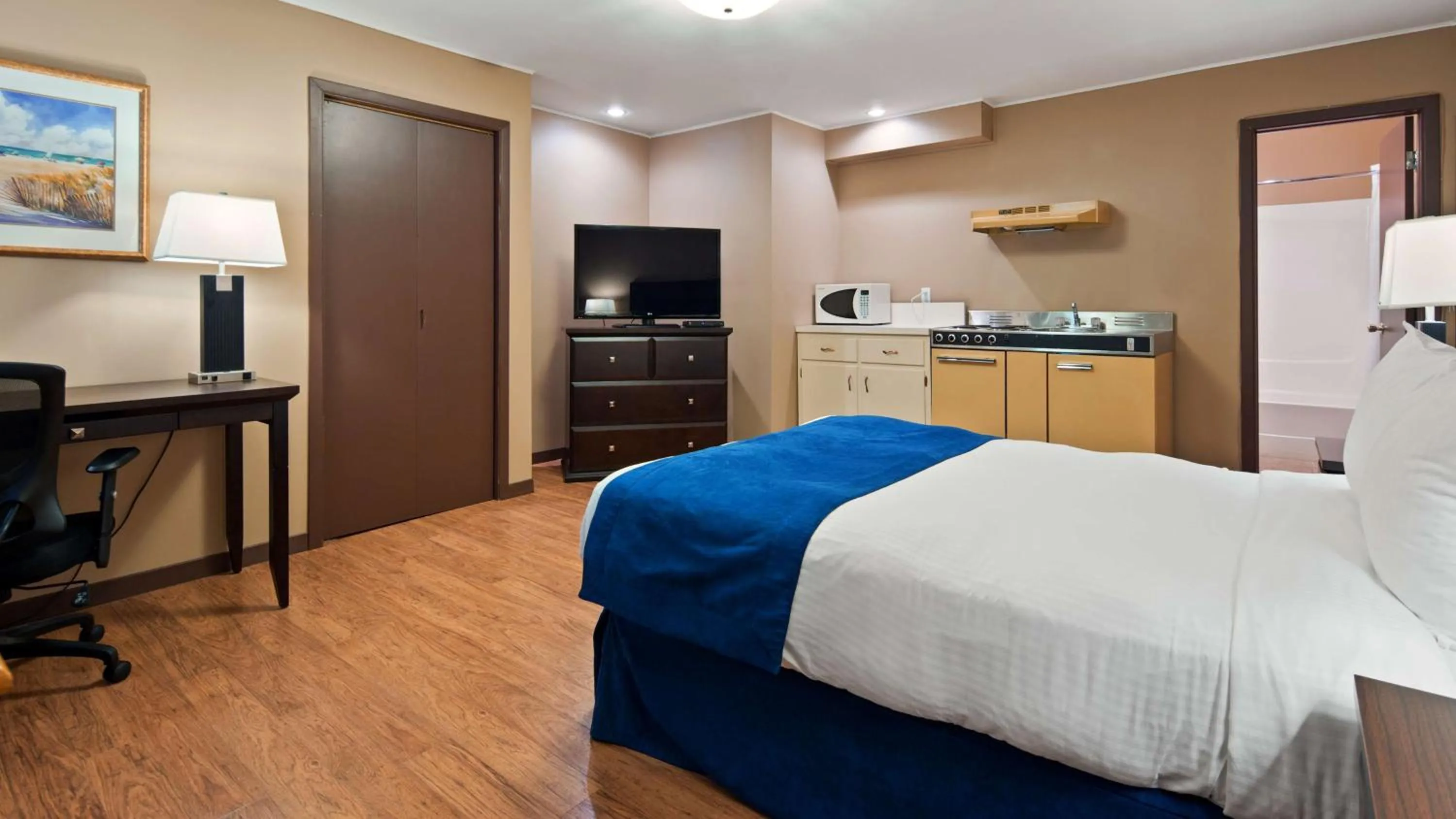 Photo of the whole room in South West Mermaid Inn