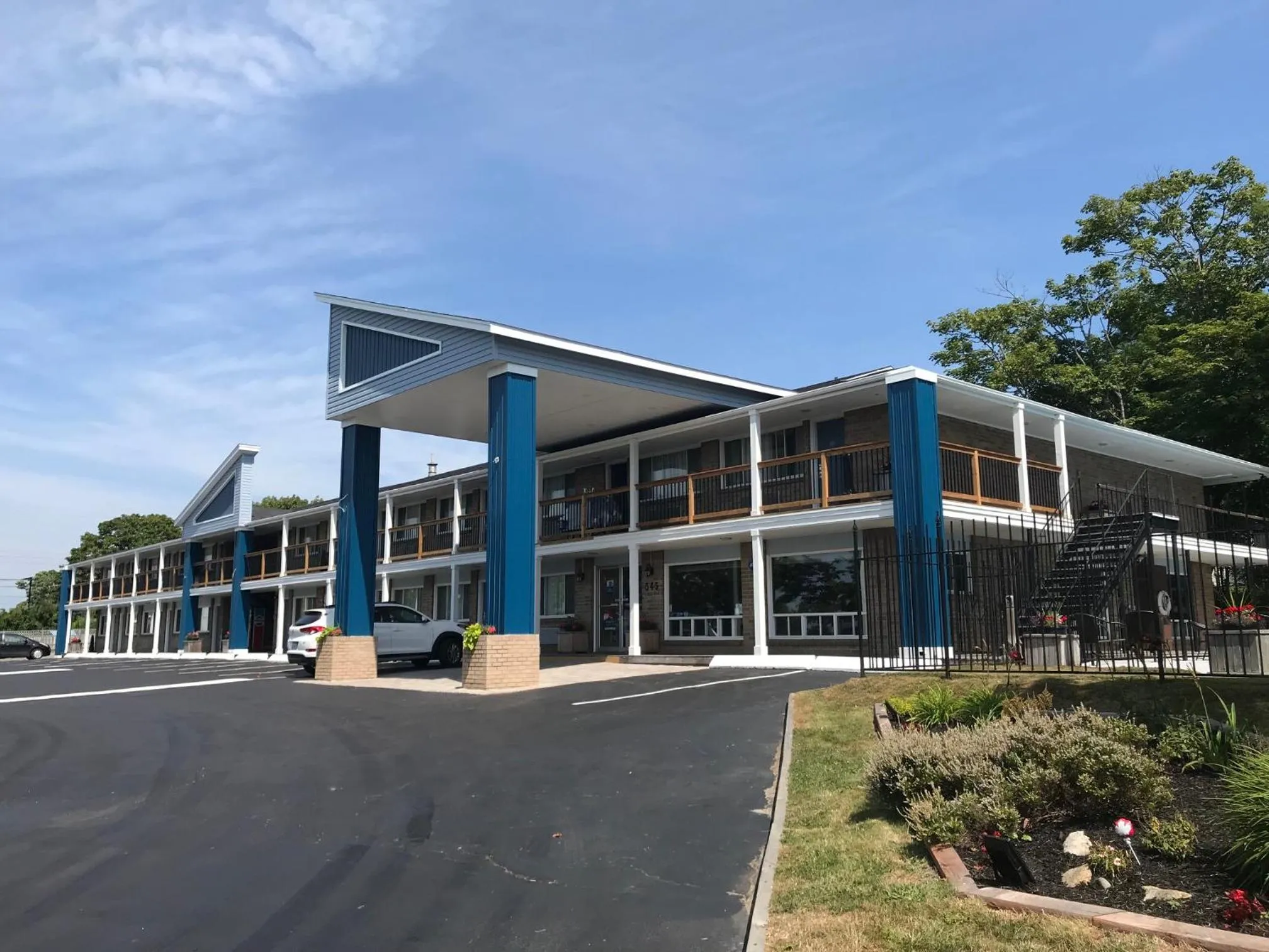 Property building in South West Mermaid Inn