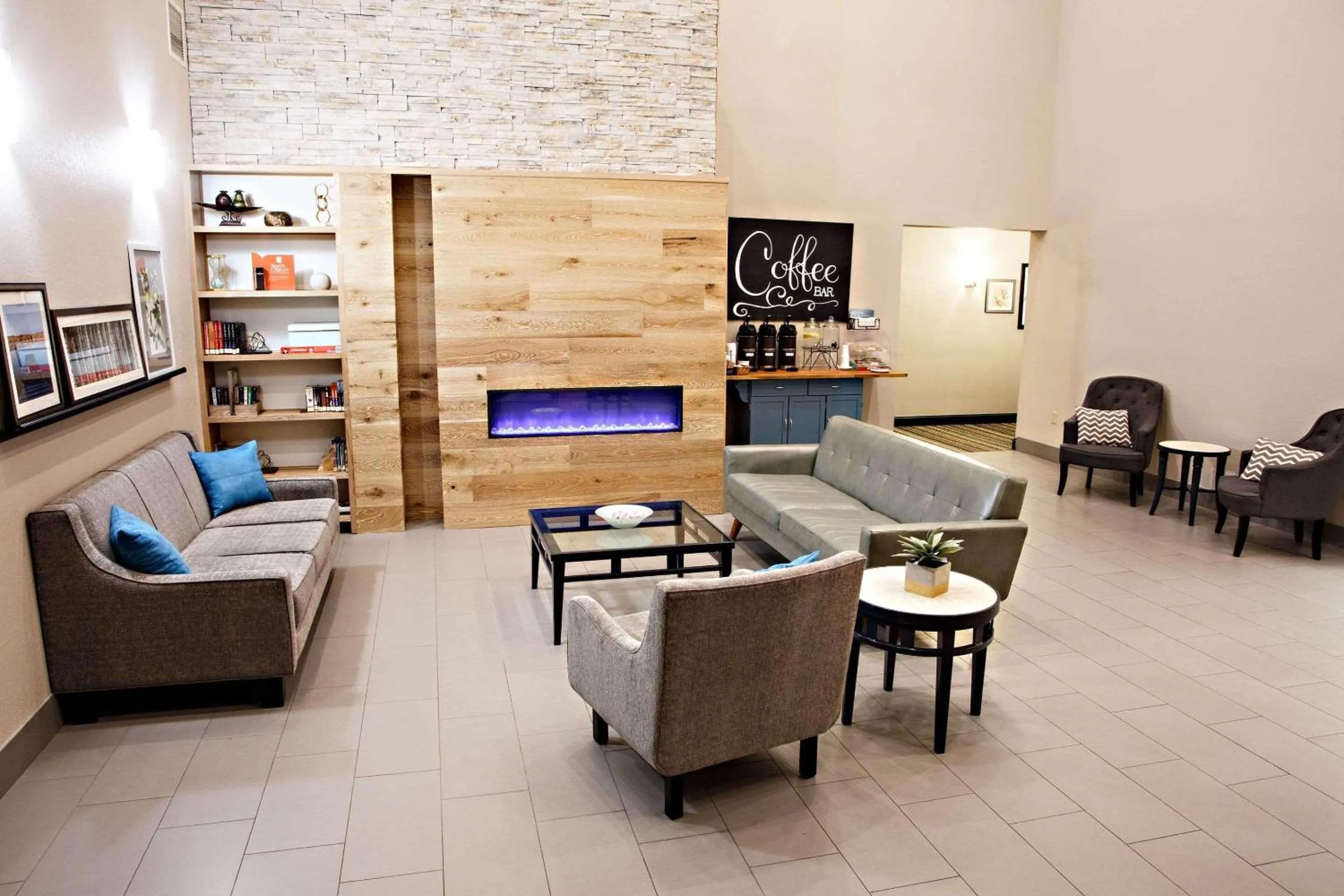 Lobby or reception in Country Inn & Suites by Radisson, Harrisburg West Mechanicsburg