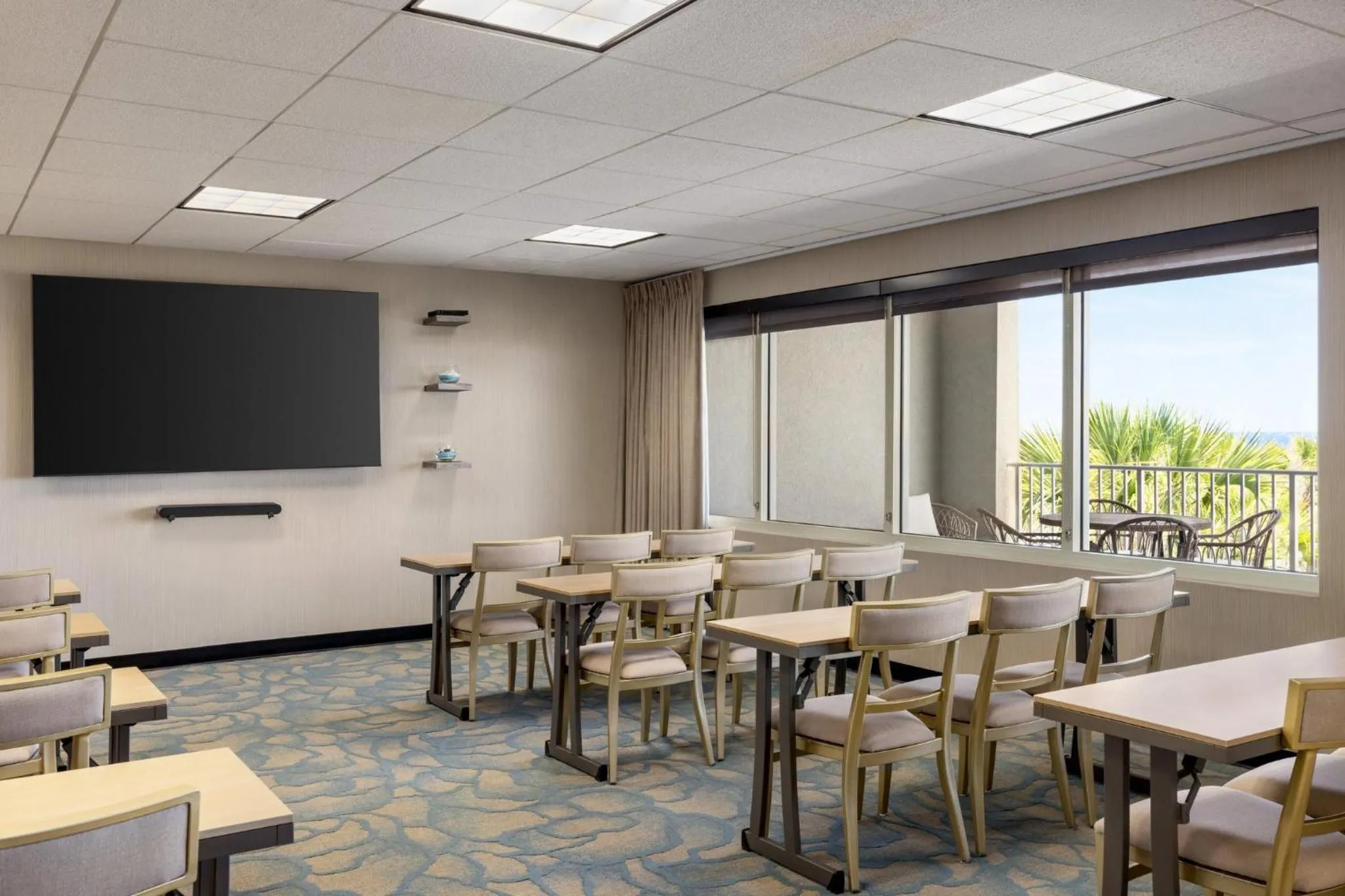 Meeting/conference room in Holiday Inn Resort Jekyll Island by IHG