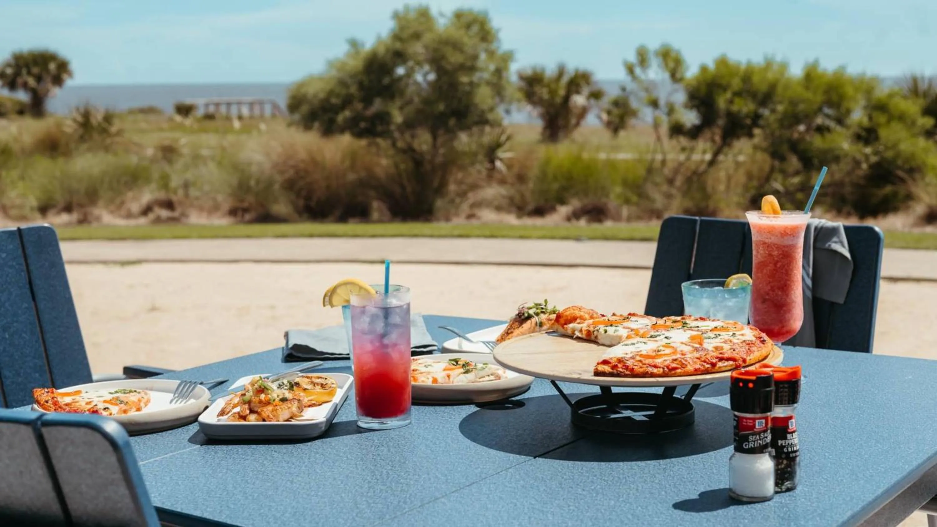 Restaurant/places to eat in Holiday Inn Resort Jekyll Island by IHG