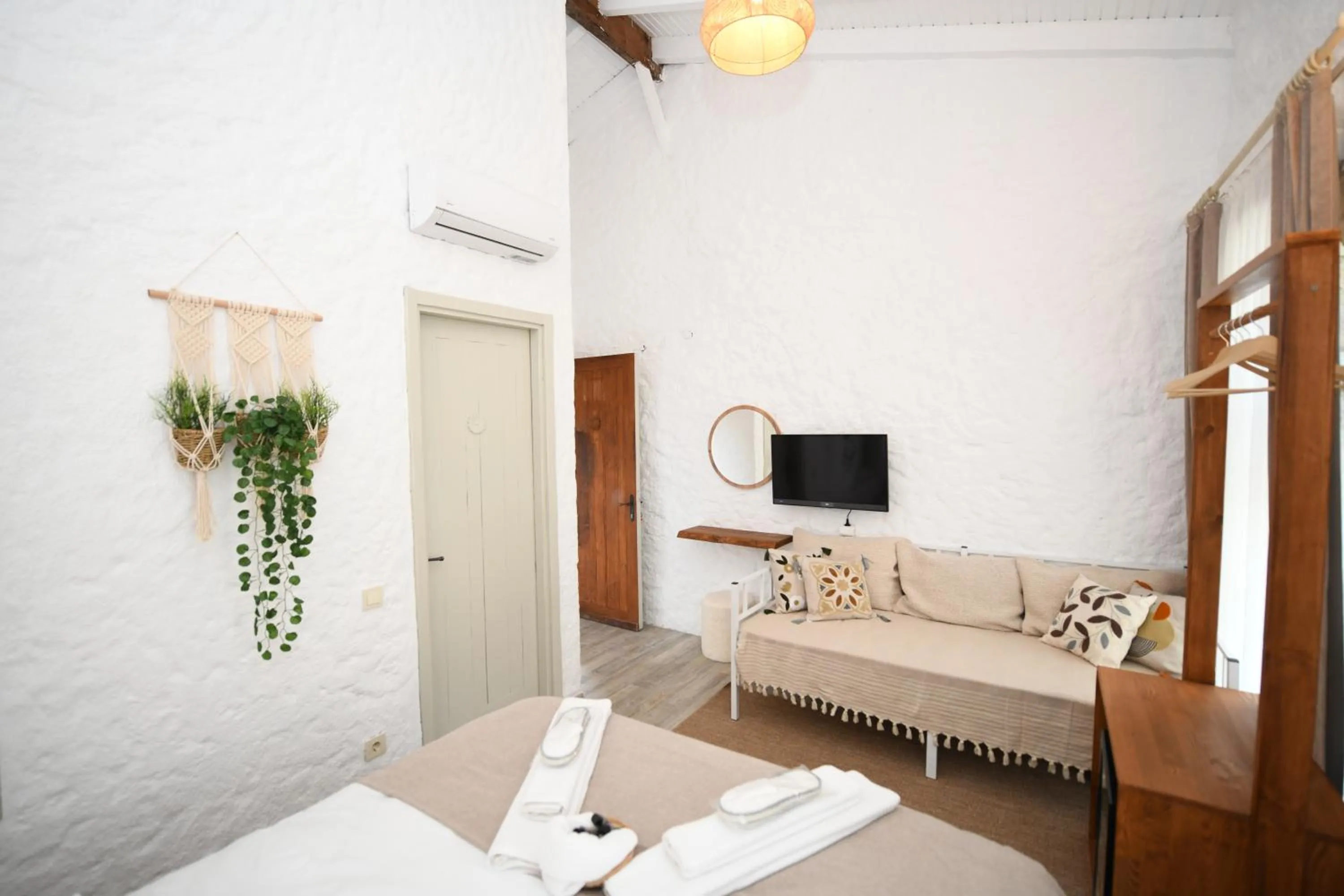 Bedroom, Bed in Mahzen Alaçatı