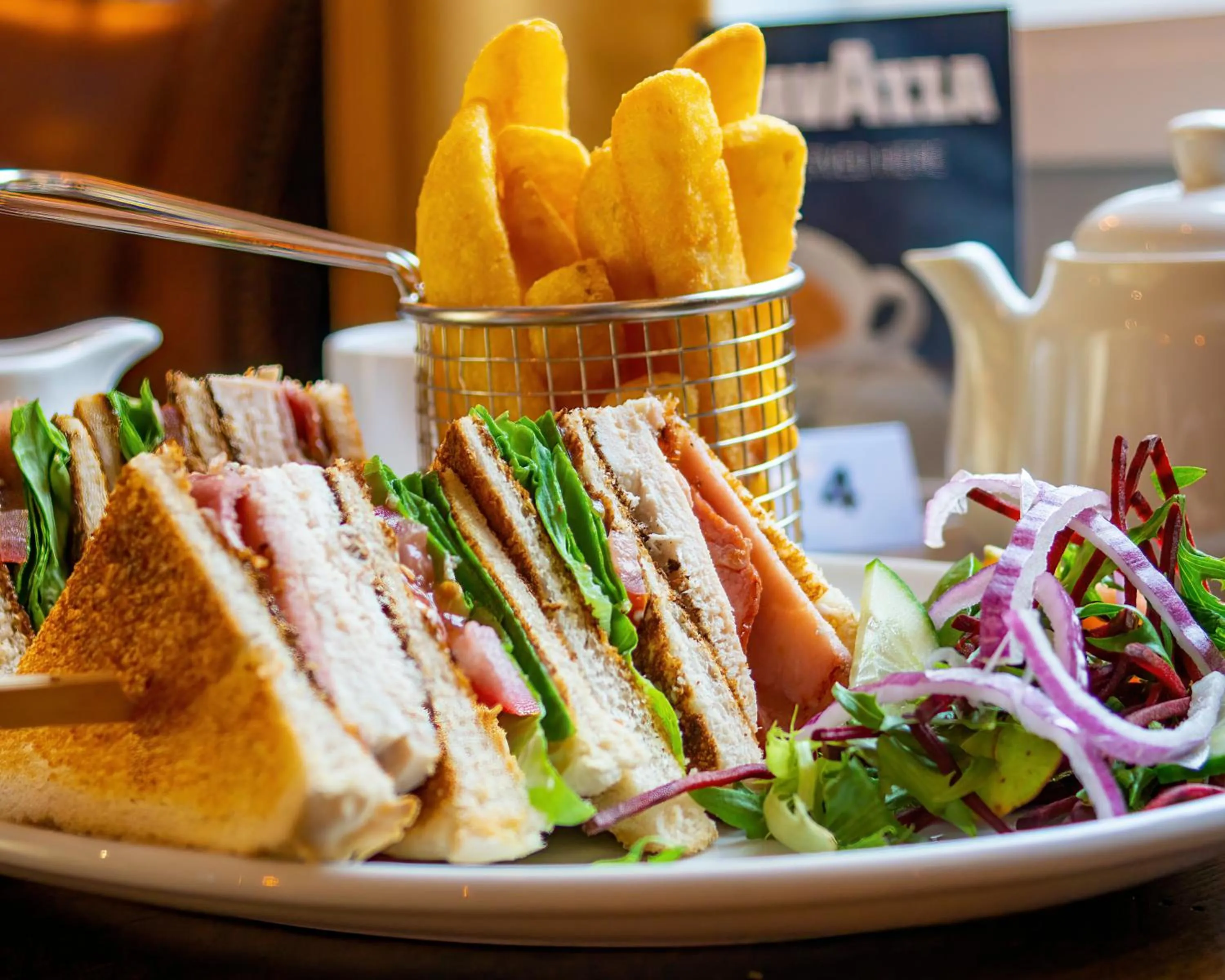 Restaurant/places to eat in The Crown Hotel