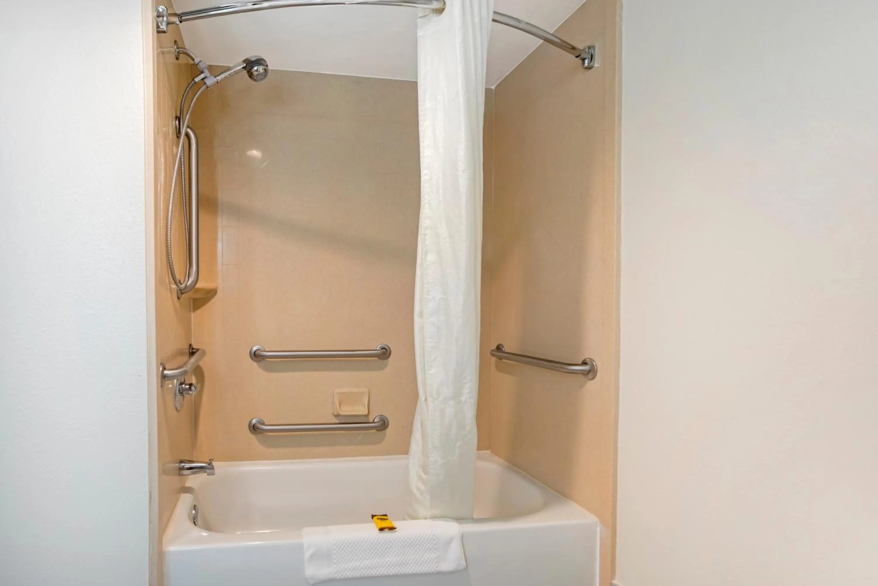 Bathroom in Best Western Plus Daphne