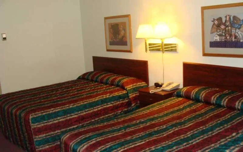 Photo of the whole room, Bed in USA Inns of America