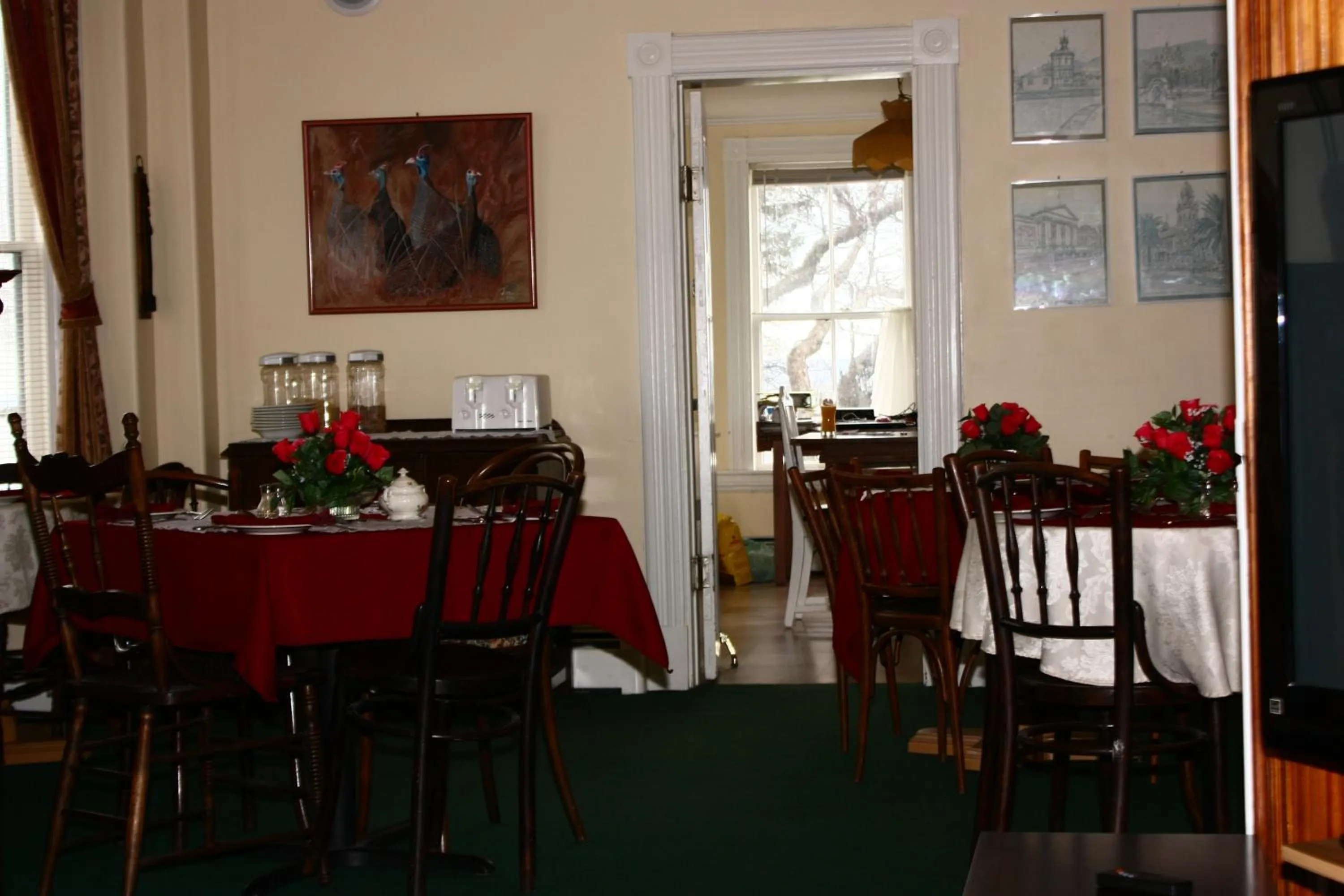 Restaurant/places to eat in Come from Away B&B