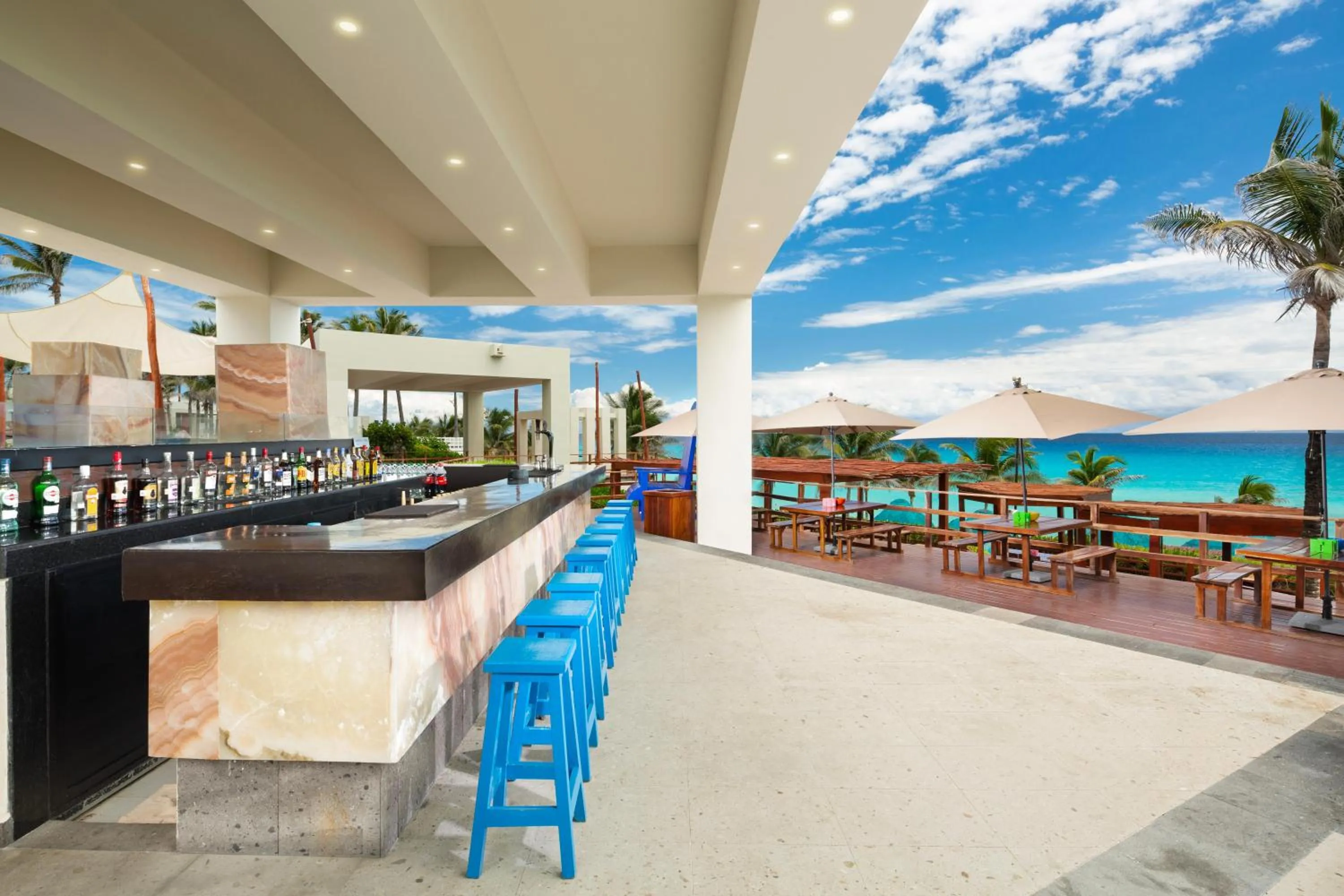 Lounge or bar in The Grand Oasis Cancun - All Inclusive