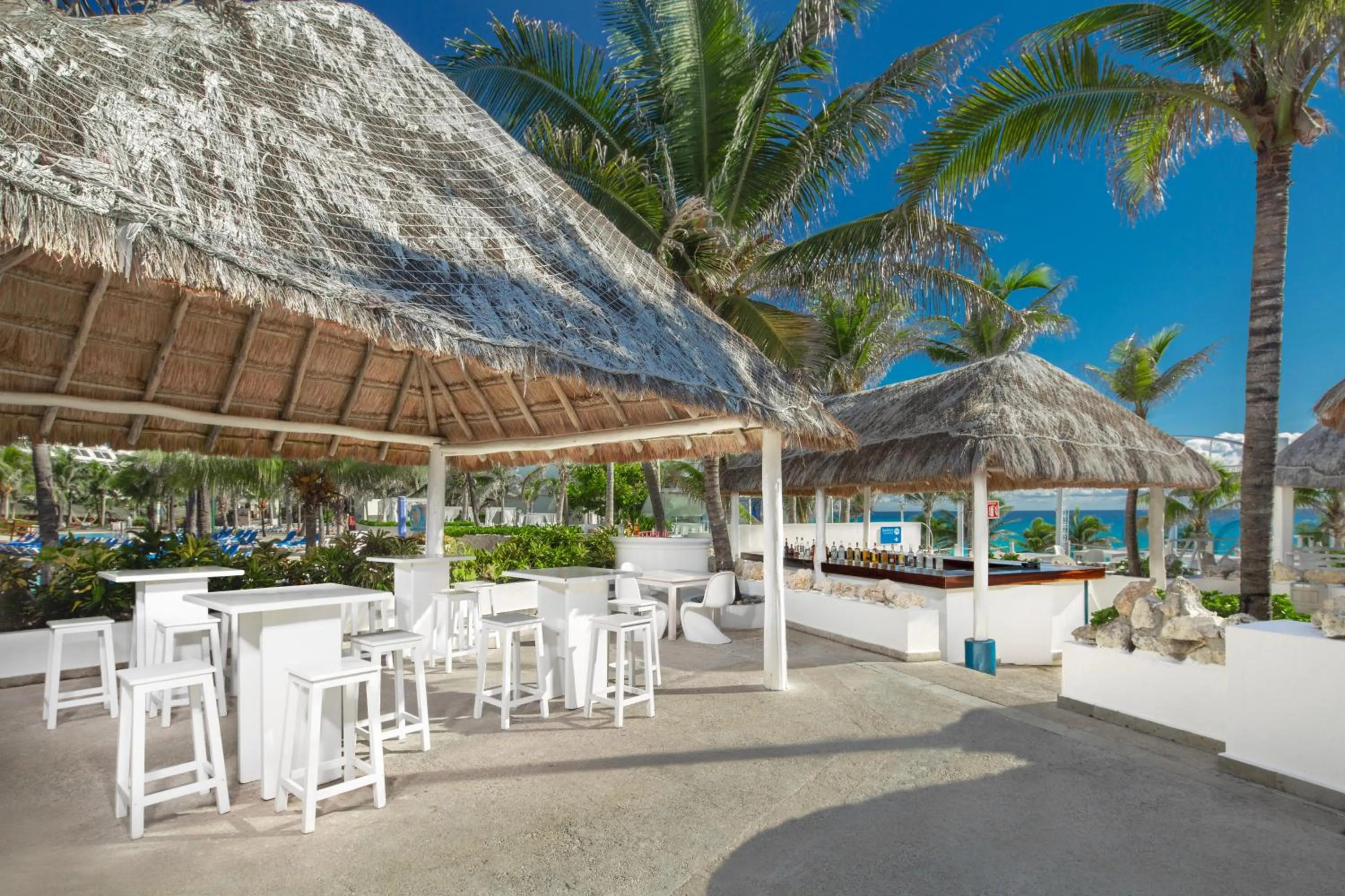 Lounge or bar in The Grand Oasis Cancun - All Inclusive