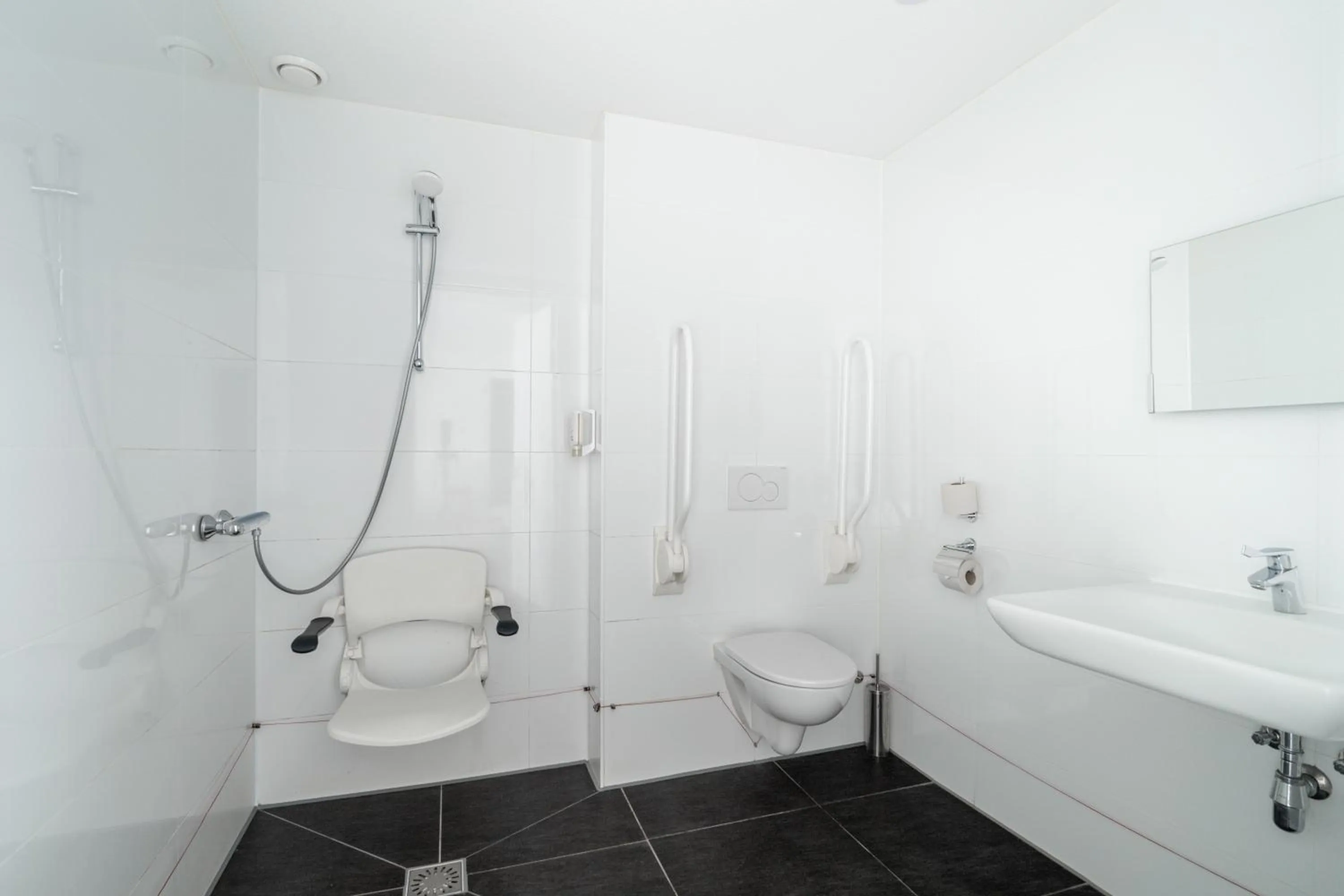 Bathroom in easyHotel Maastricht City Centre