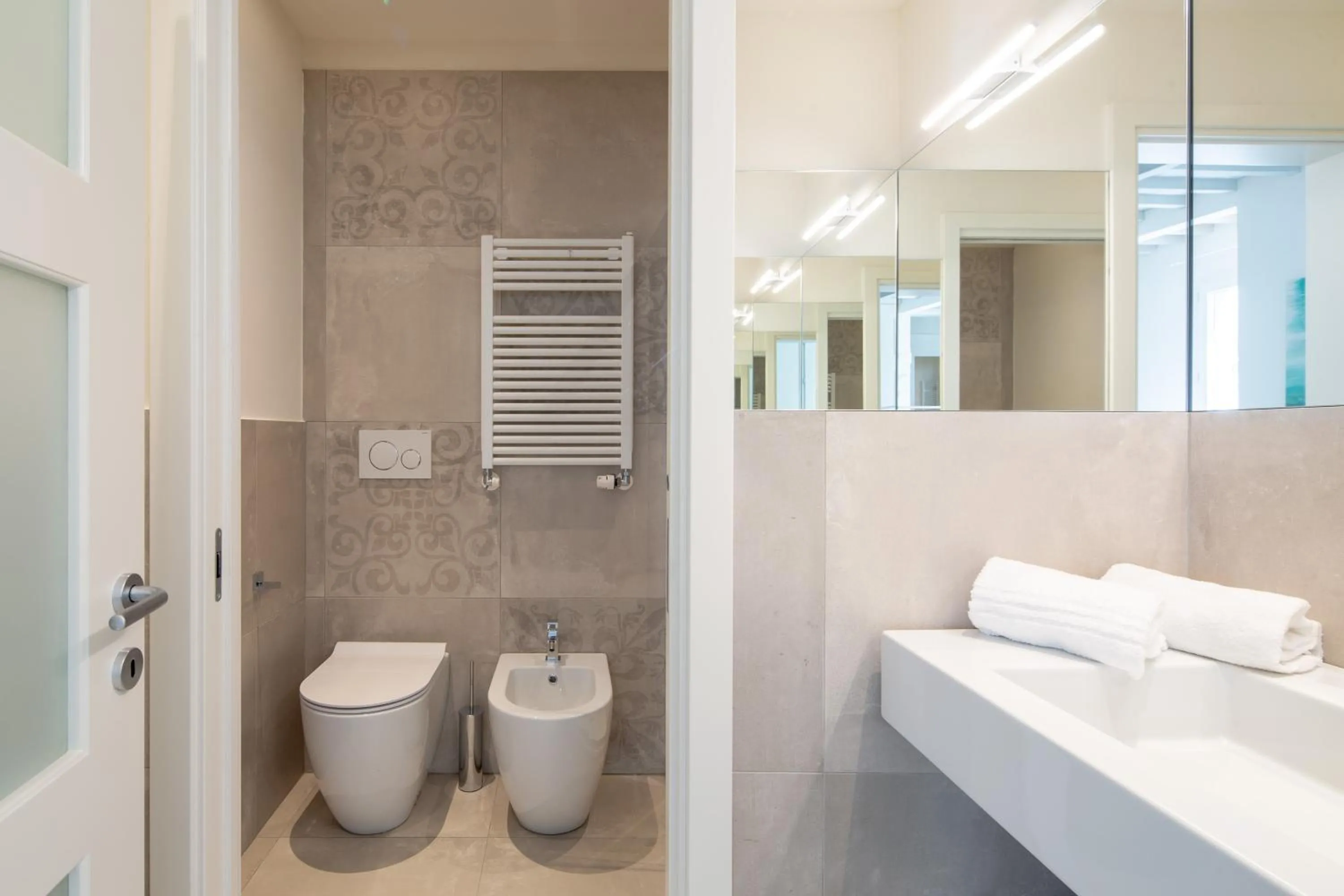 Bathroom in Carapelli Apartments