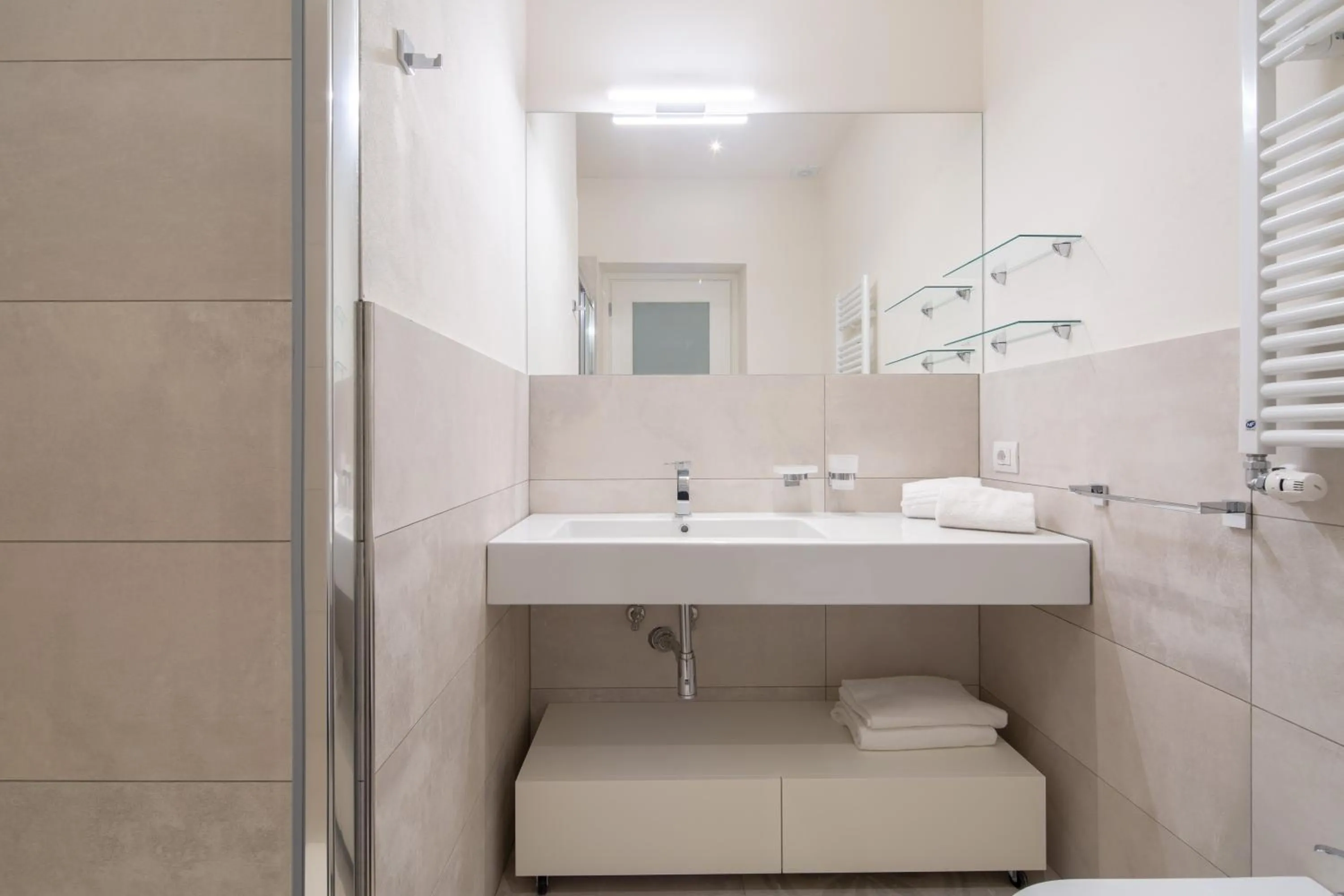 Bathroom in Carapelli Apartments