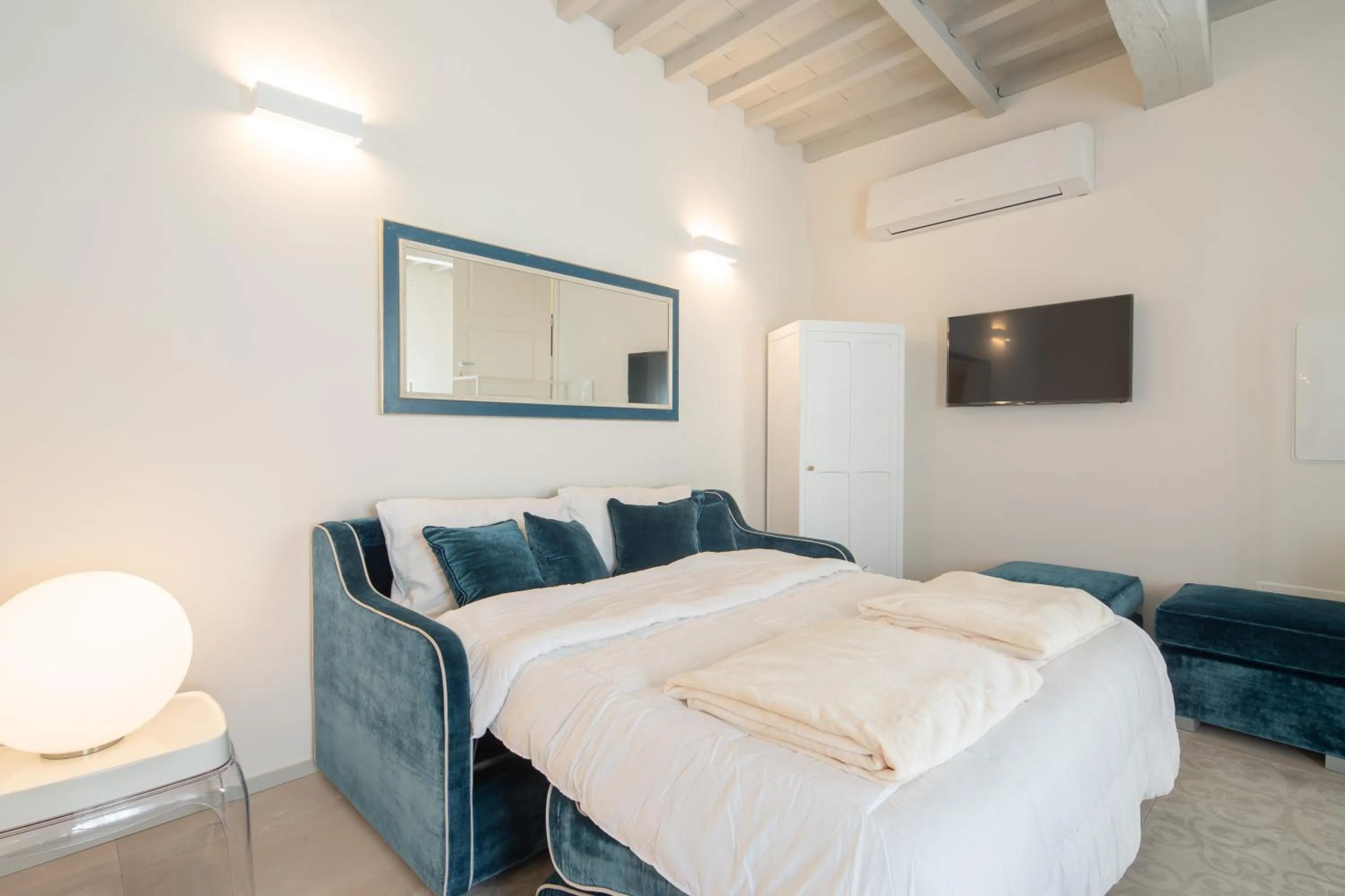 Living room, Bed in Carapelli Apartments