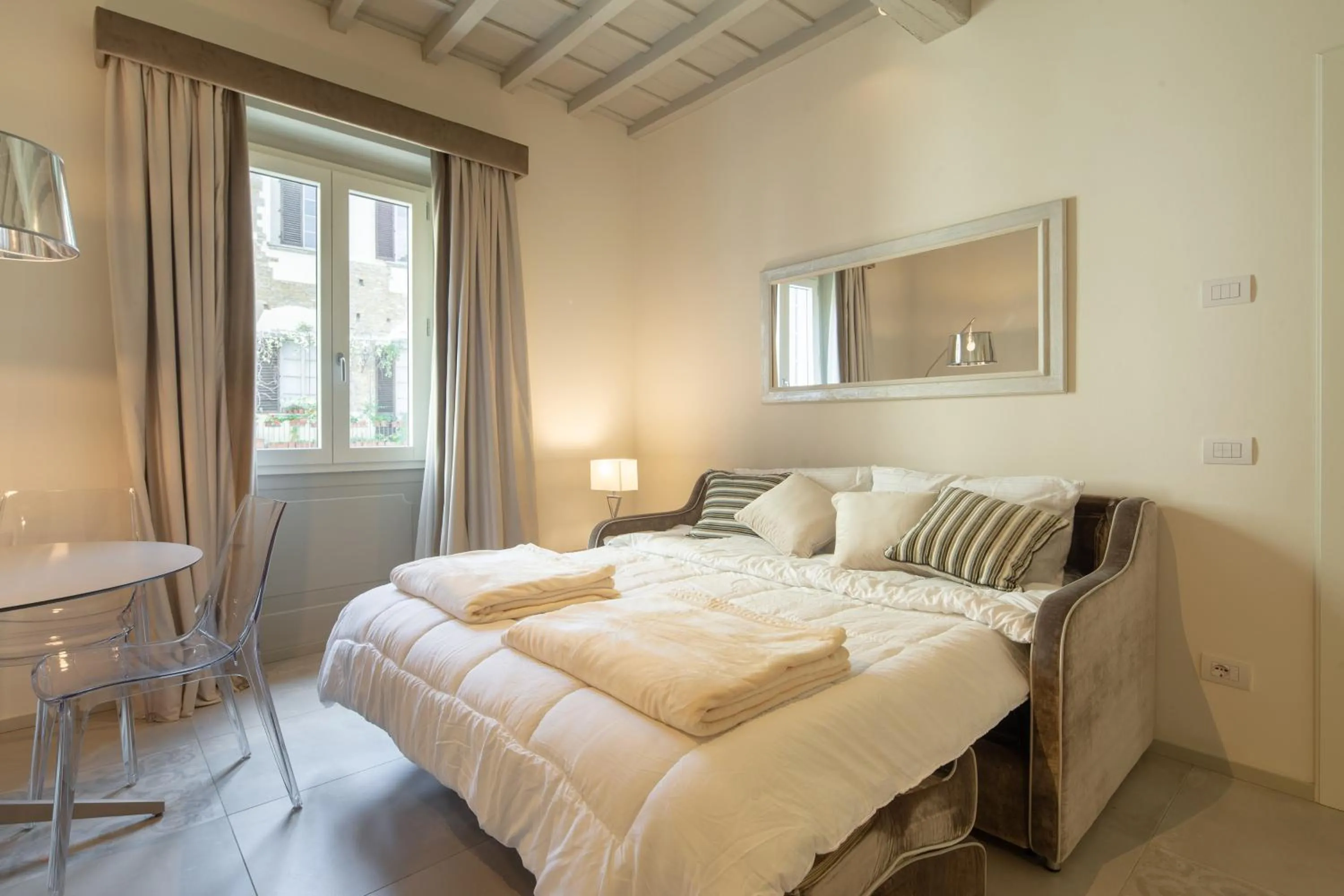 Living room, Bed in Carapelli Apartments