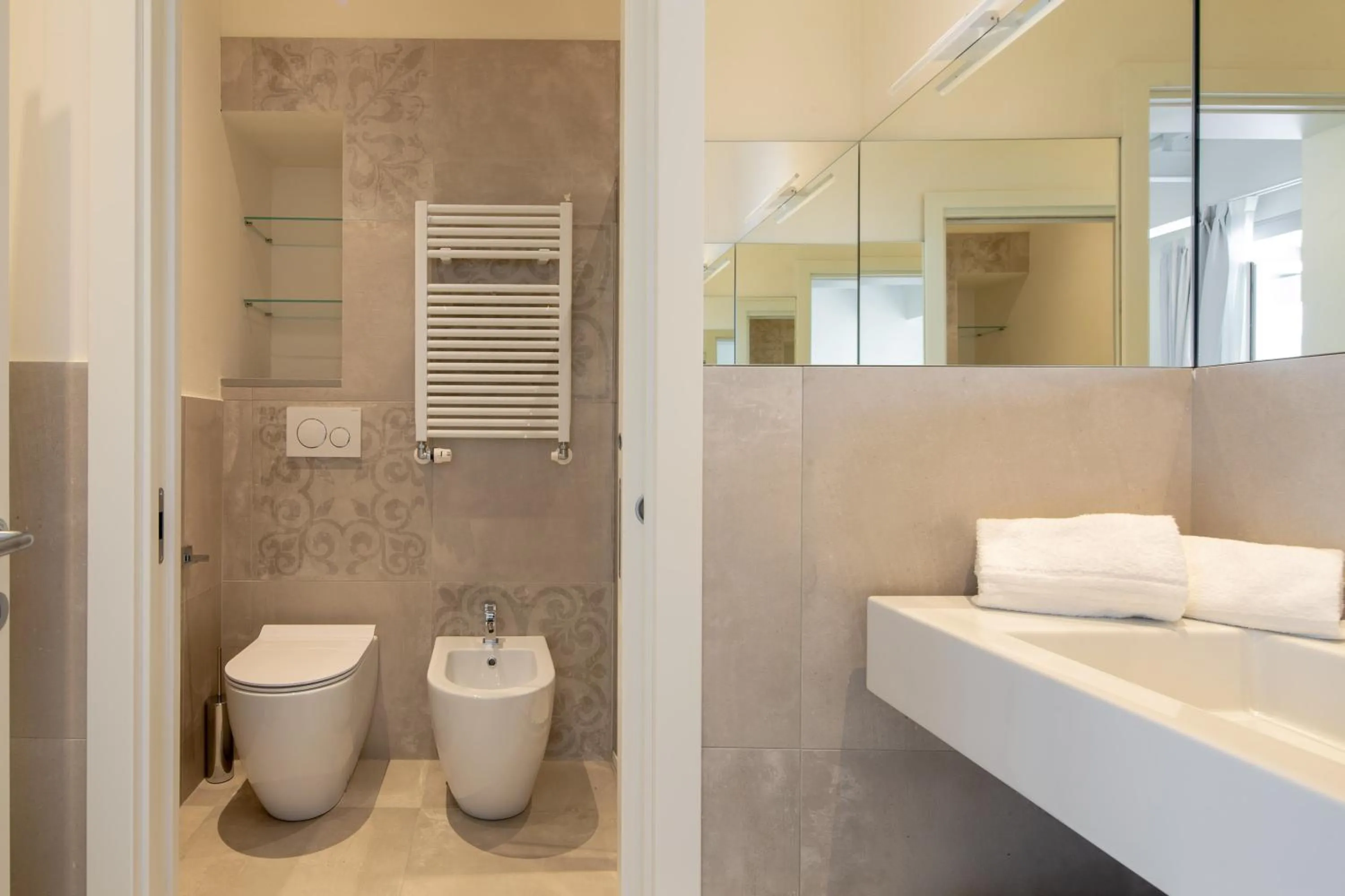 Bathroom in Carapelli Apartments
