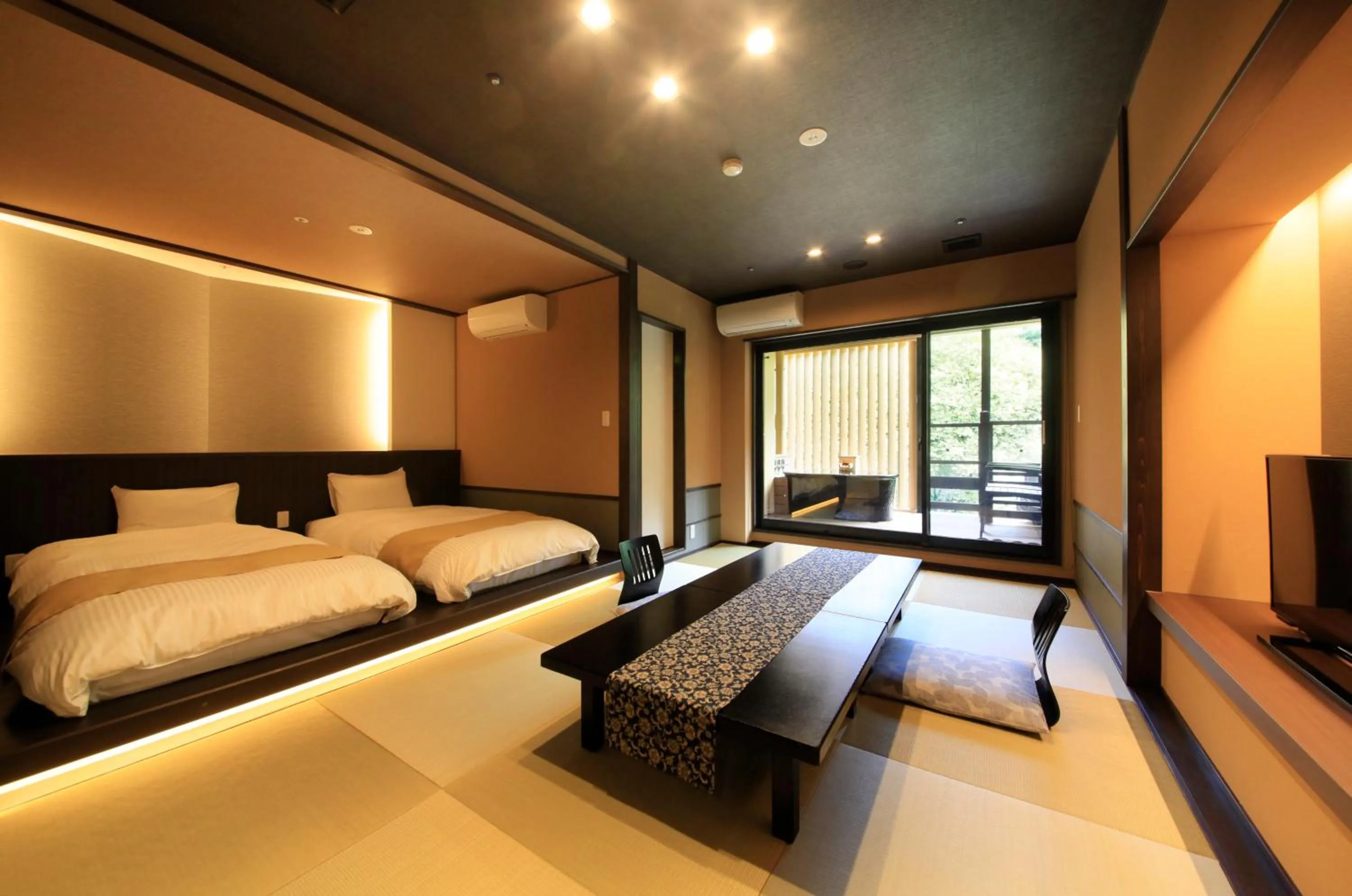 Photo of the whole room, Bed in Hakone Suimeisou