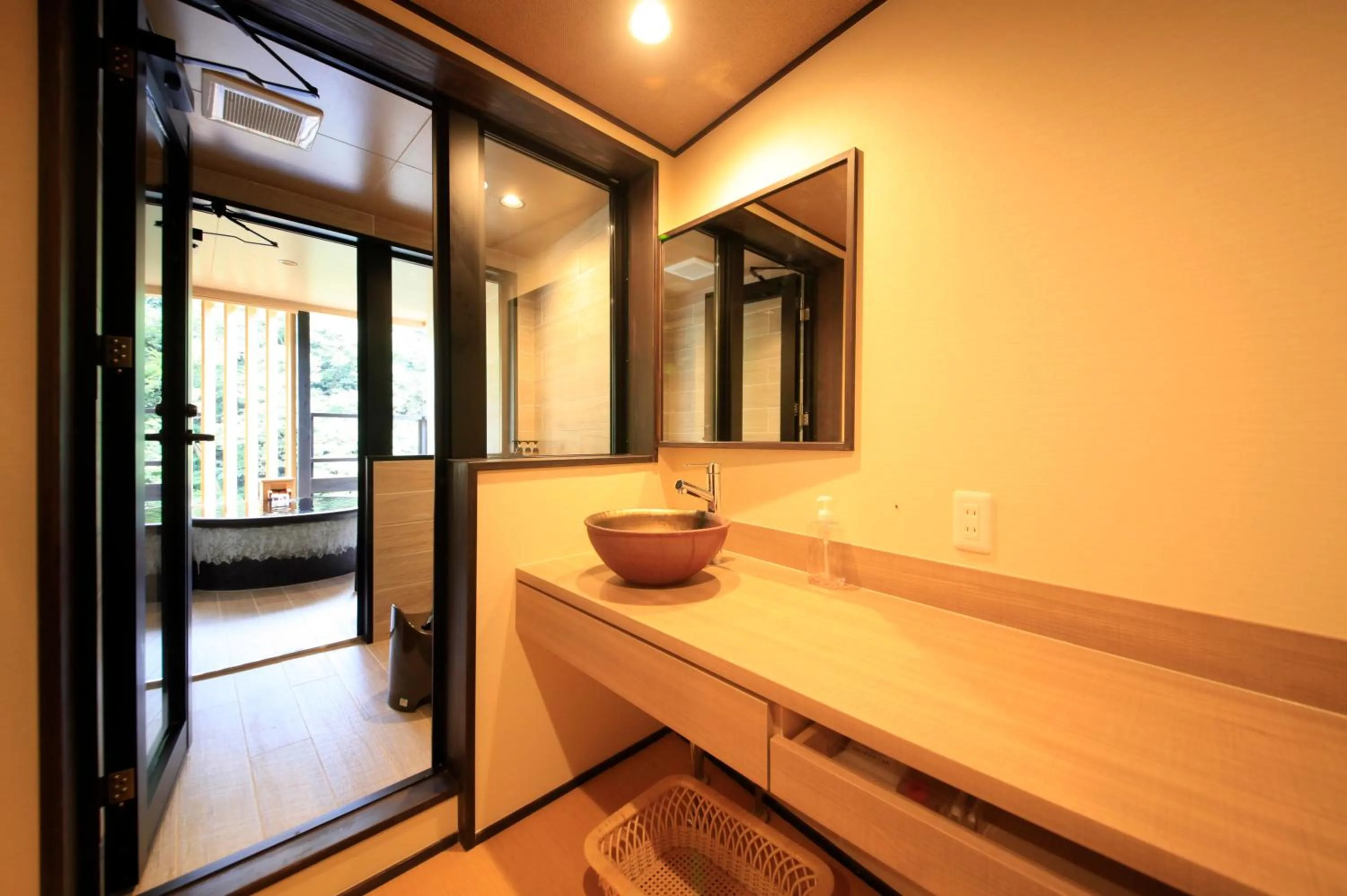 Photo of the whole room in Hakone Suimeisou