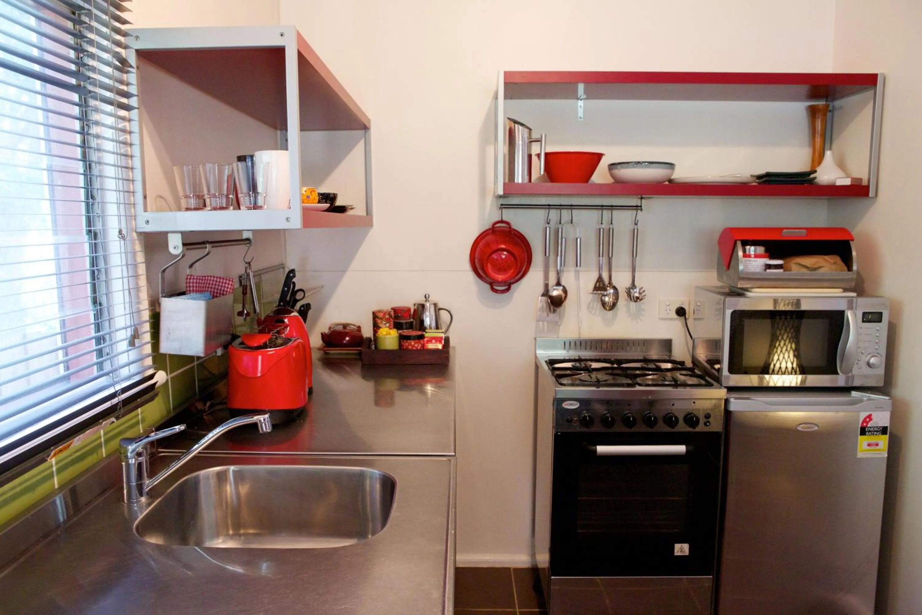 Kitchen or kitchenette in Healesville Apartments