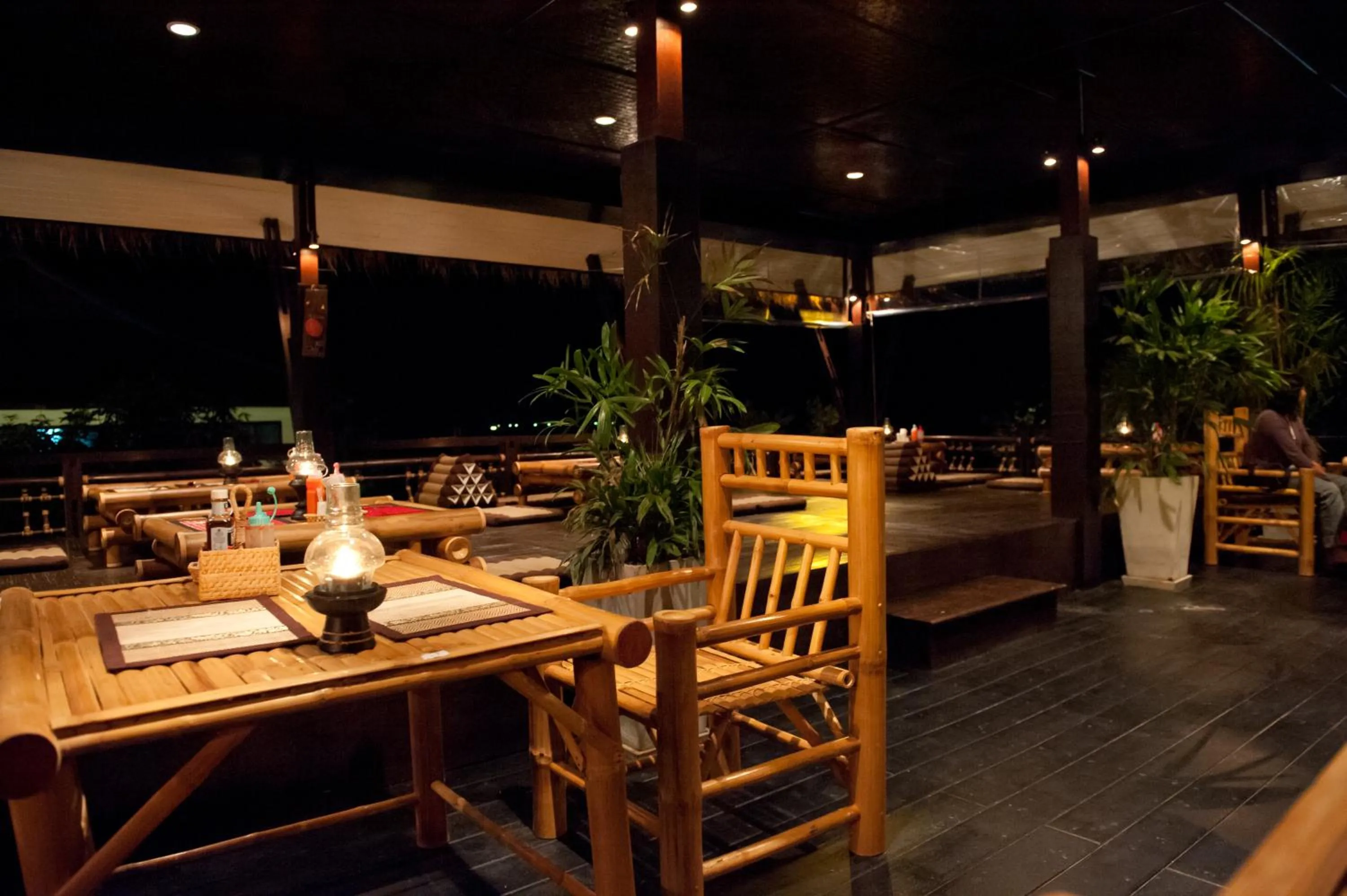 Restaurant/places to eat in Sea Garden Resort Haad Chao Phao