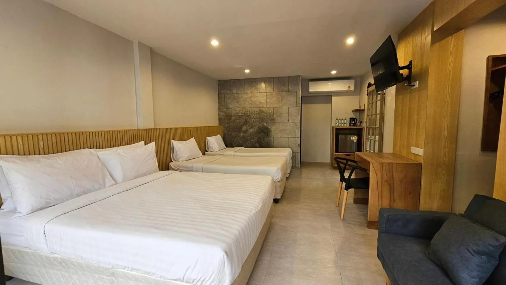 Bed in Sea Garden Resort Haad Chao Phao