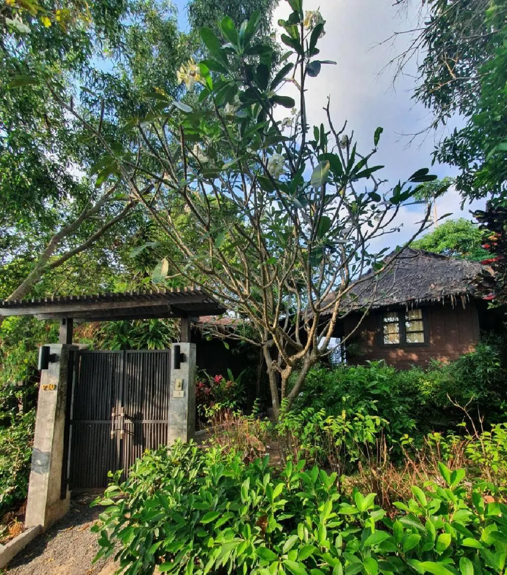 Facade/entrance in Sea Garden Resort Haad Chao Phao