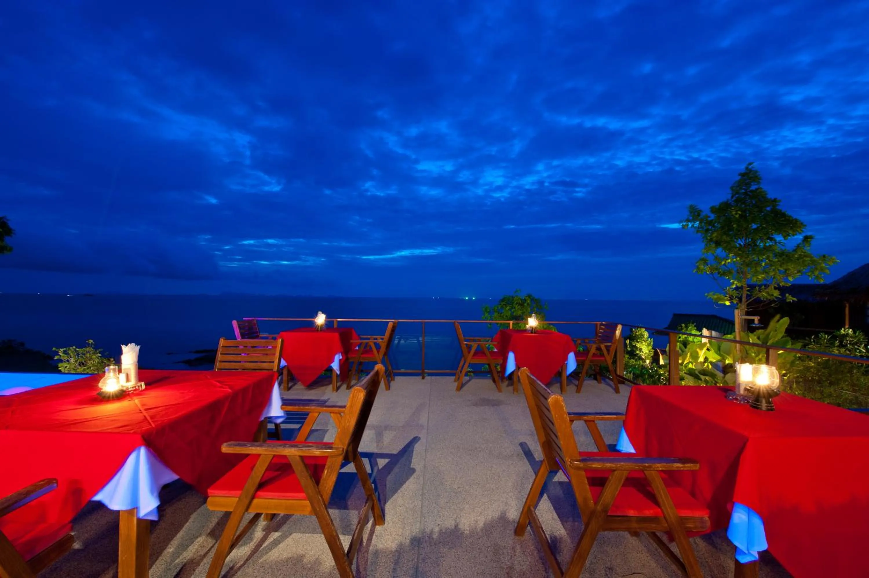 Restaurant/places to eat in Sea Garden Resort Haad Chao Phao