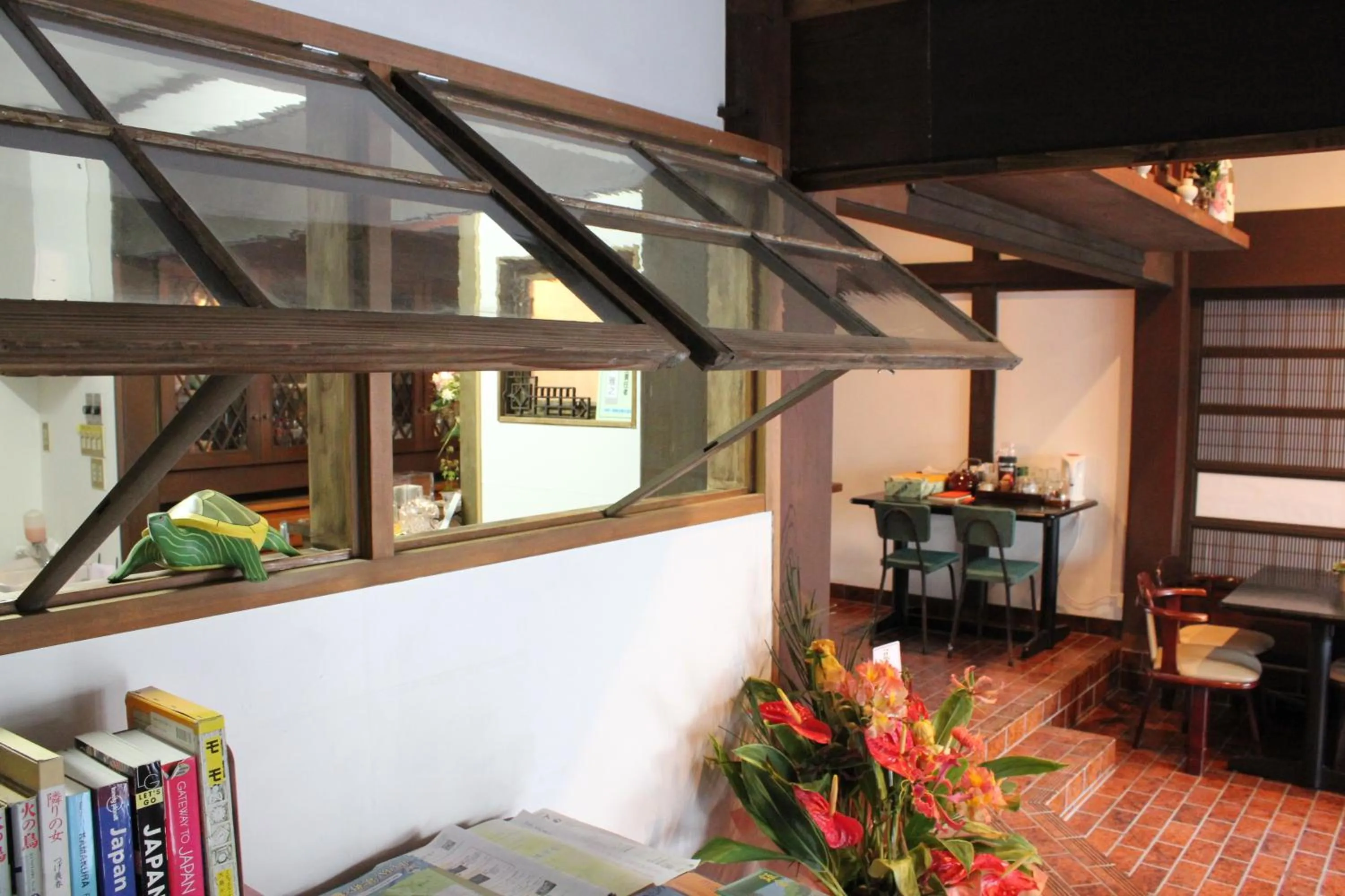 Communal lounge/ TV room in Guest House Kamejikan -turtle time-