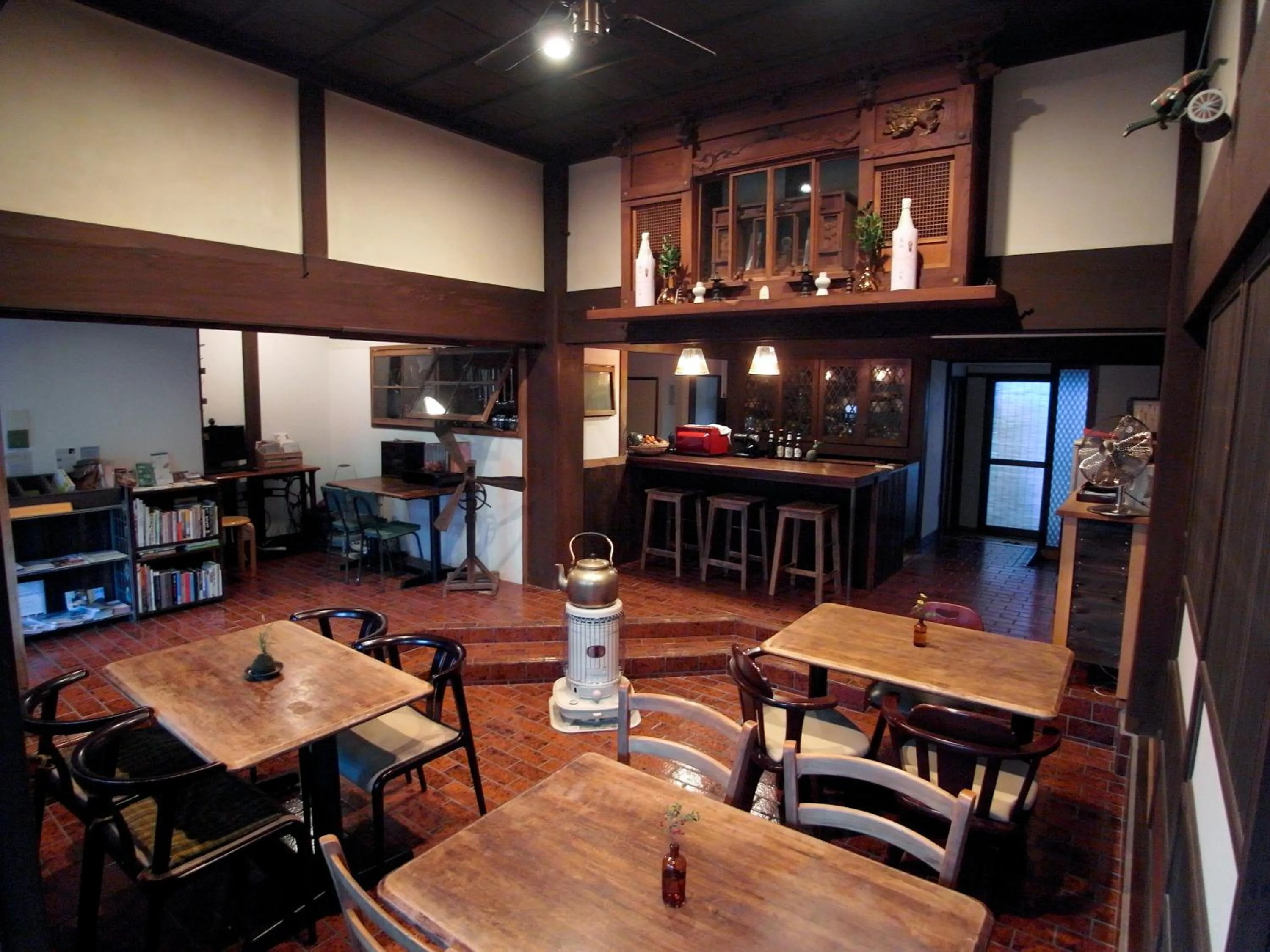 Communal lounge/ TV room in Guest House Kamejikan -turtle time-