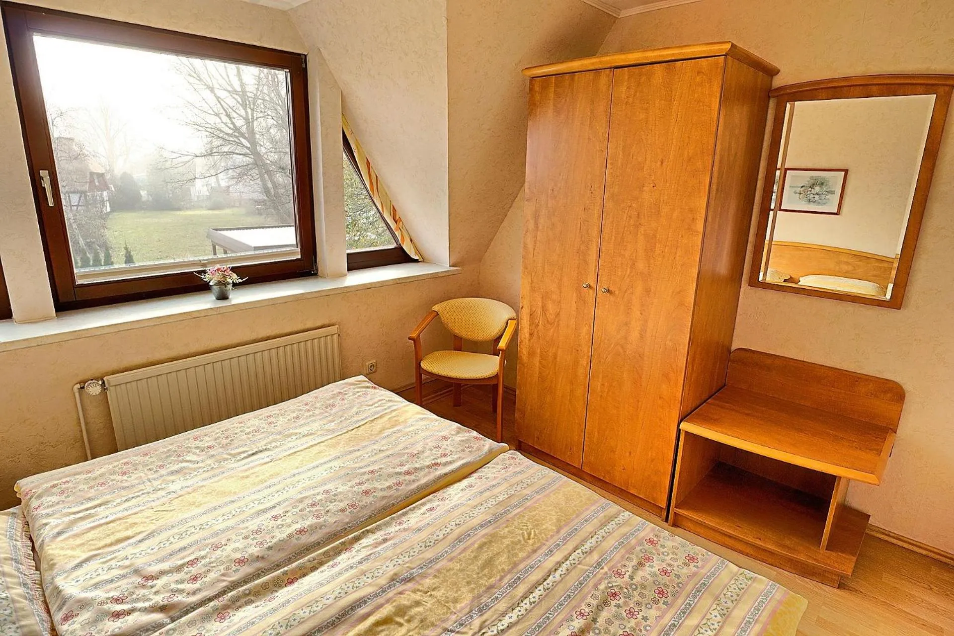 Bed in Sievert, Dietmar