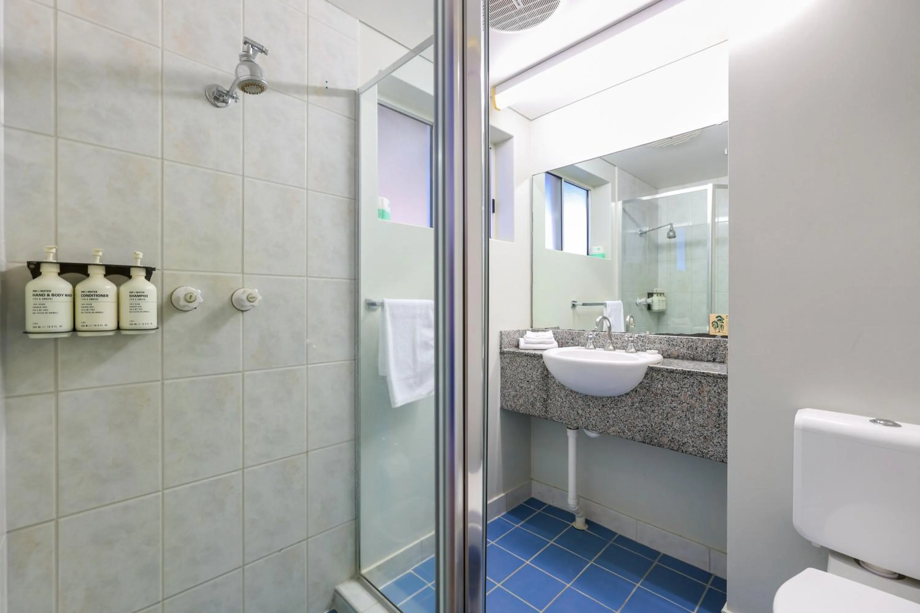 Bathroom in Cullen Bay Resorts