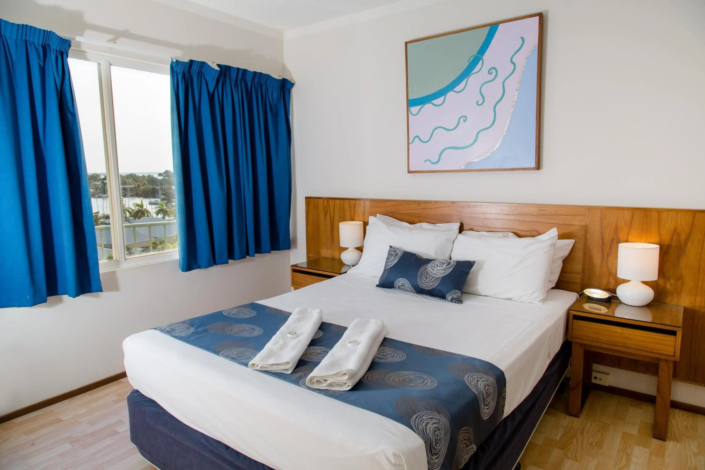 Bedroom, Bed in Cullen Bay Resorts