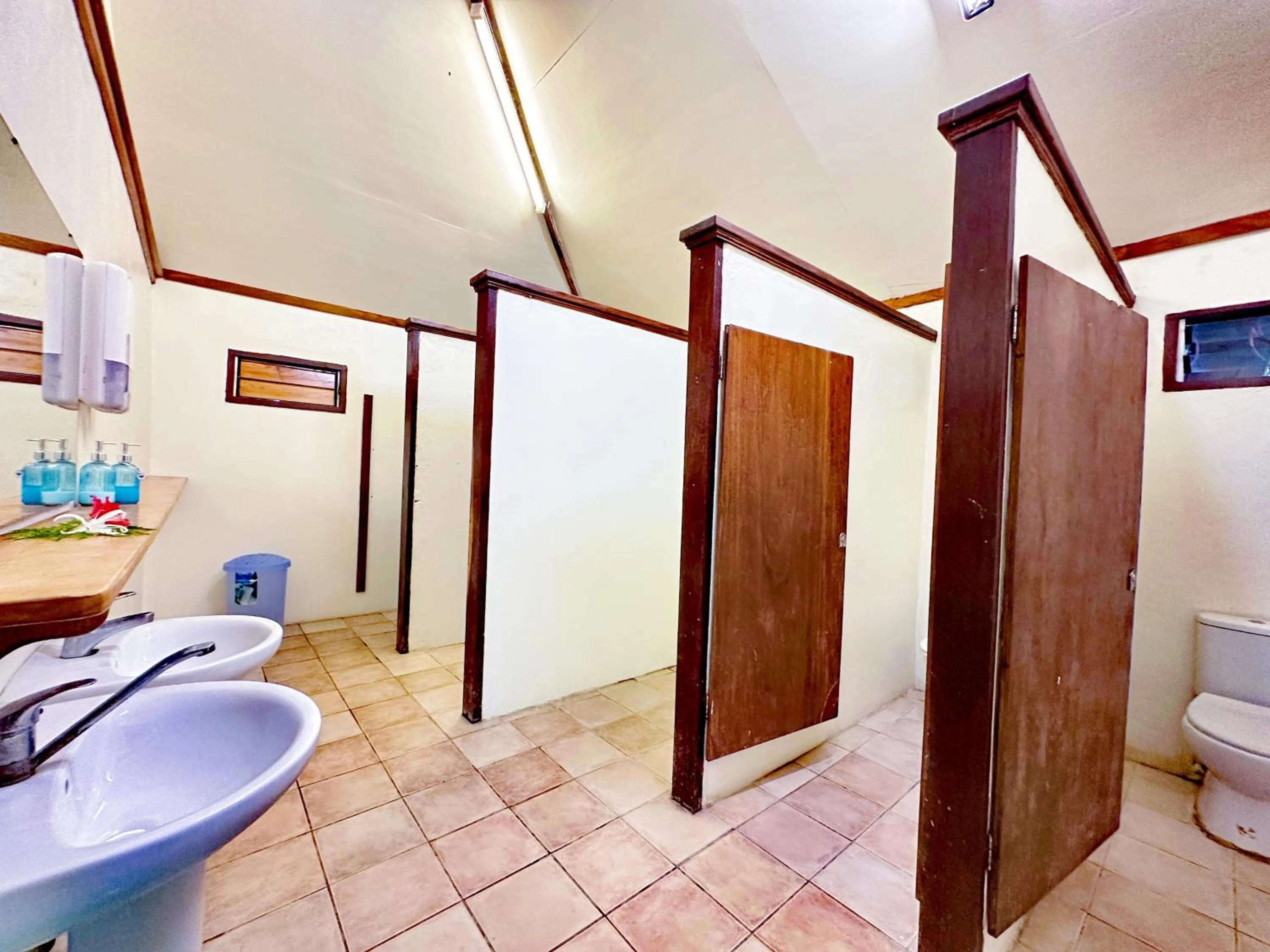 Shower in Hideaway Island Resort