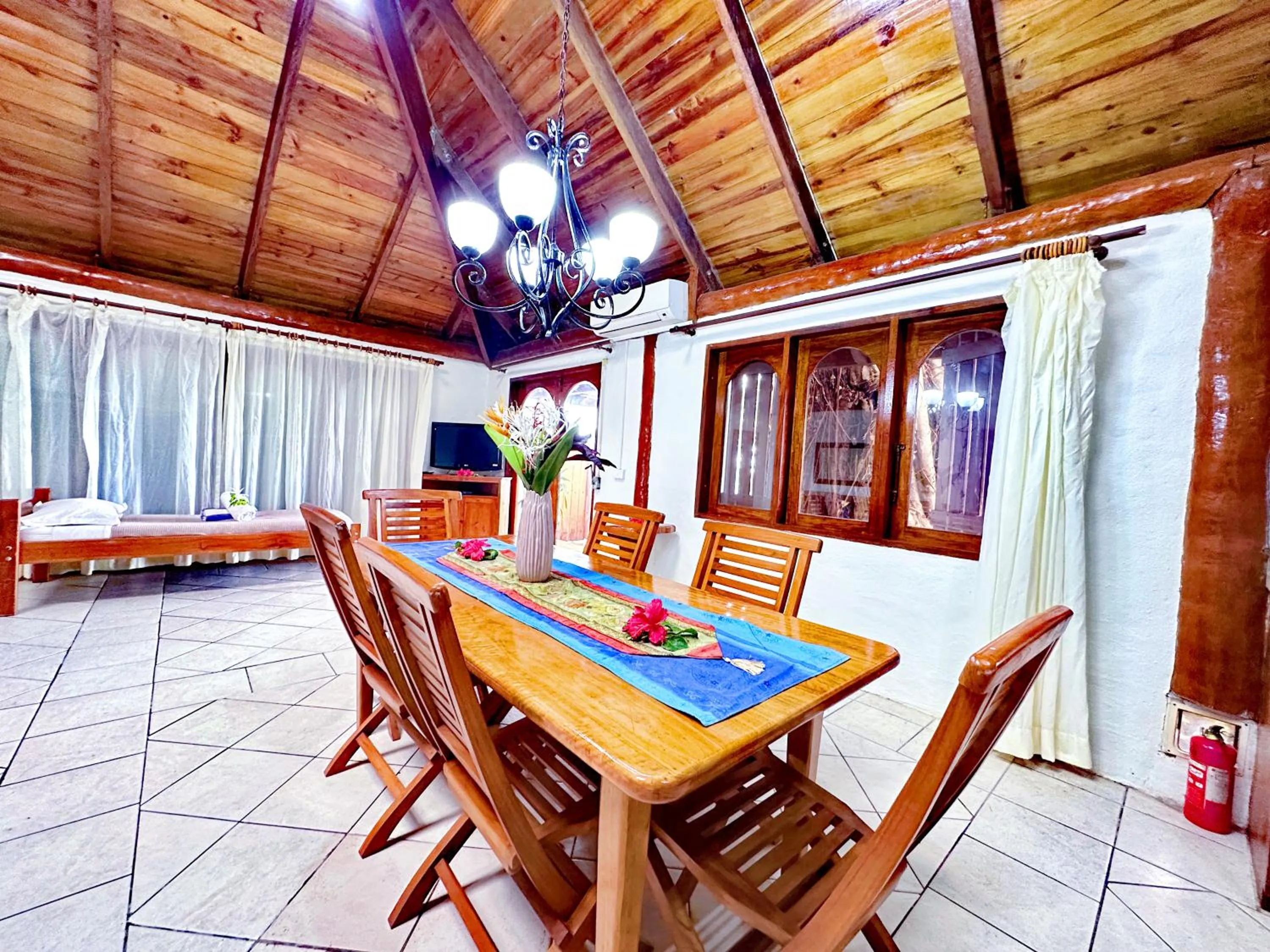 Dining area in Hideaway Island Resort