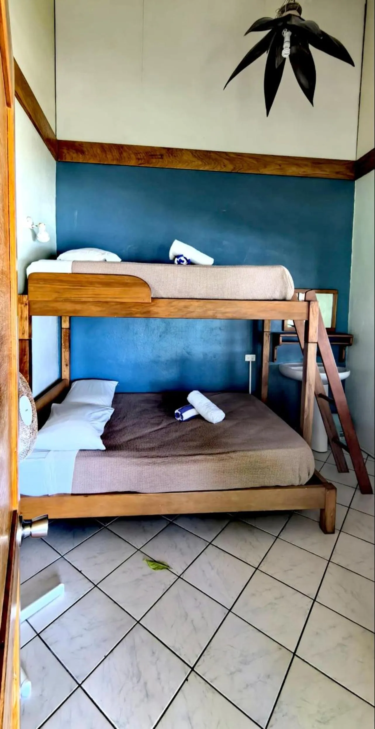 Photo of the whole room, Bed in Hideaway Island Resort