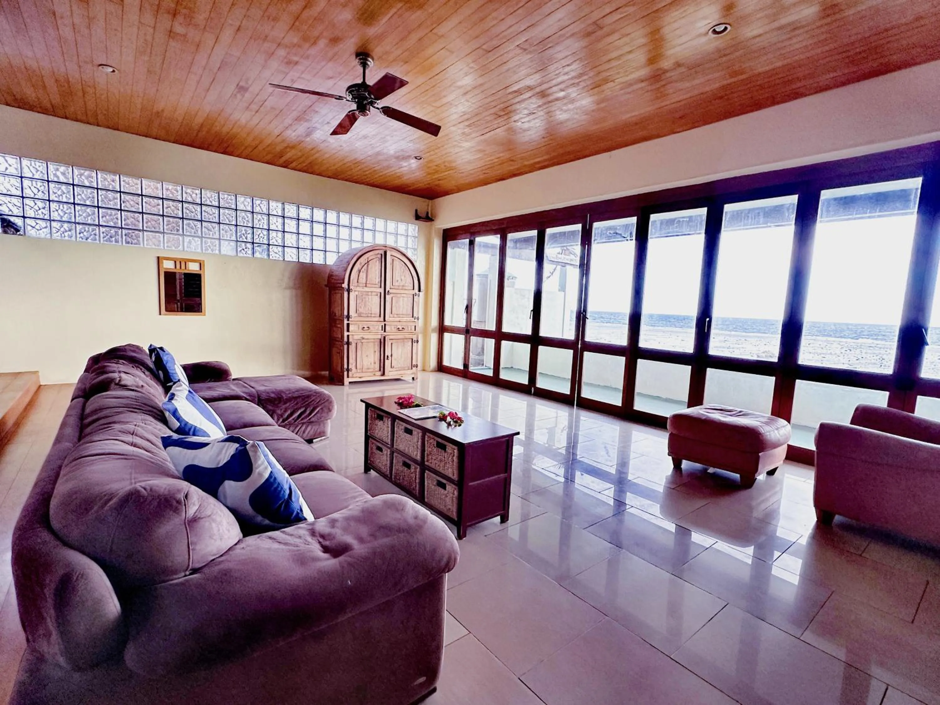 Living room in Hideaway Island Resort