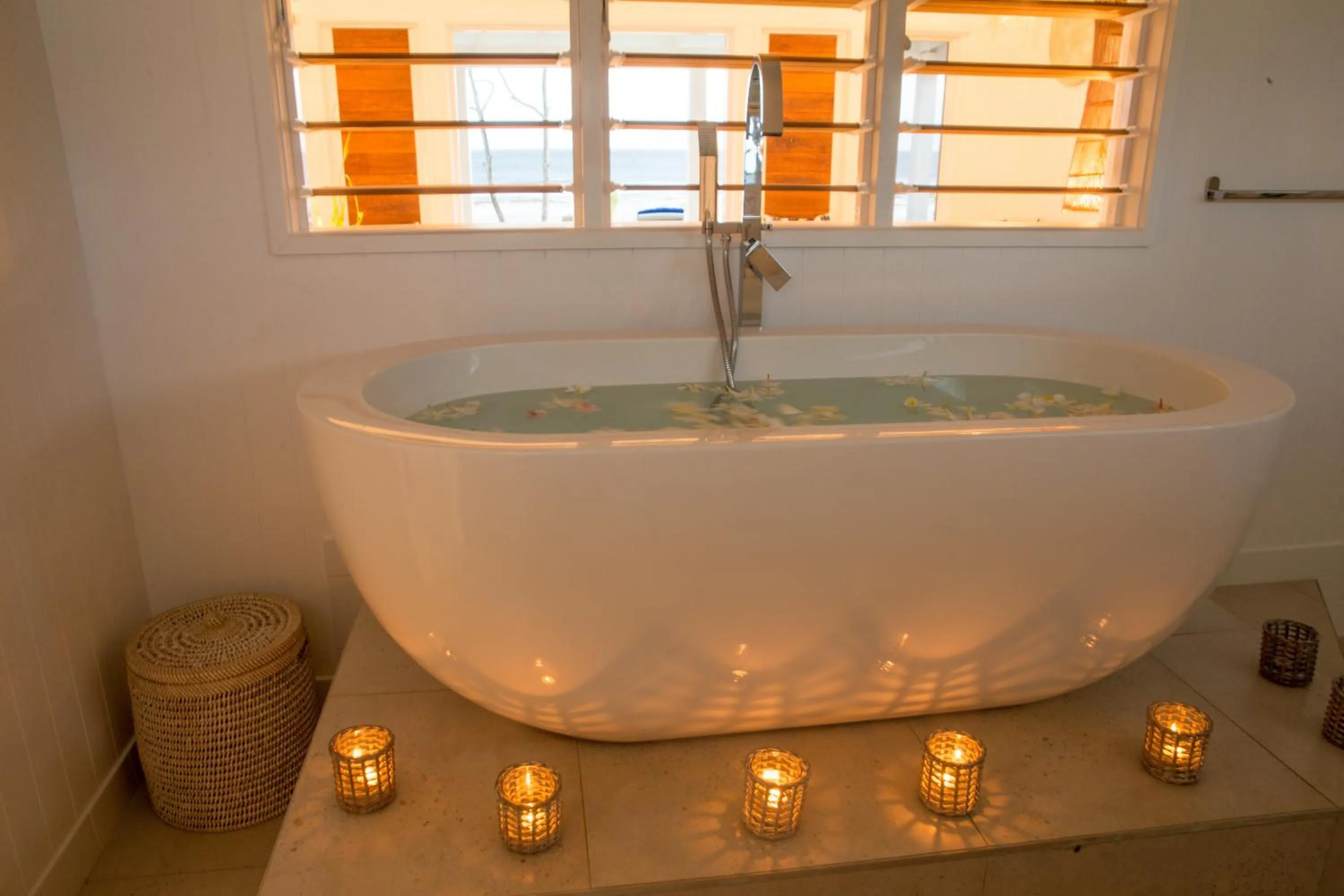 Bathroom in Tamanu on the Beach