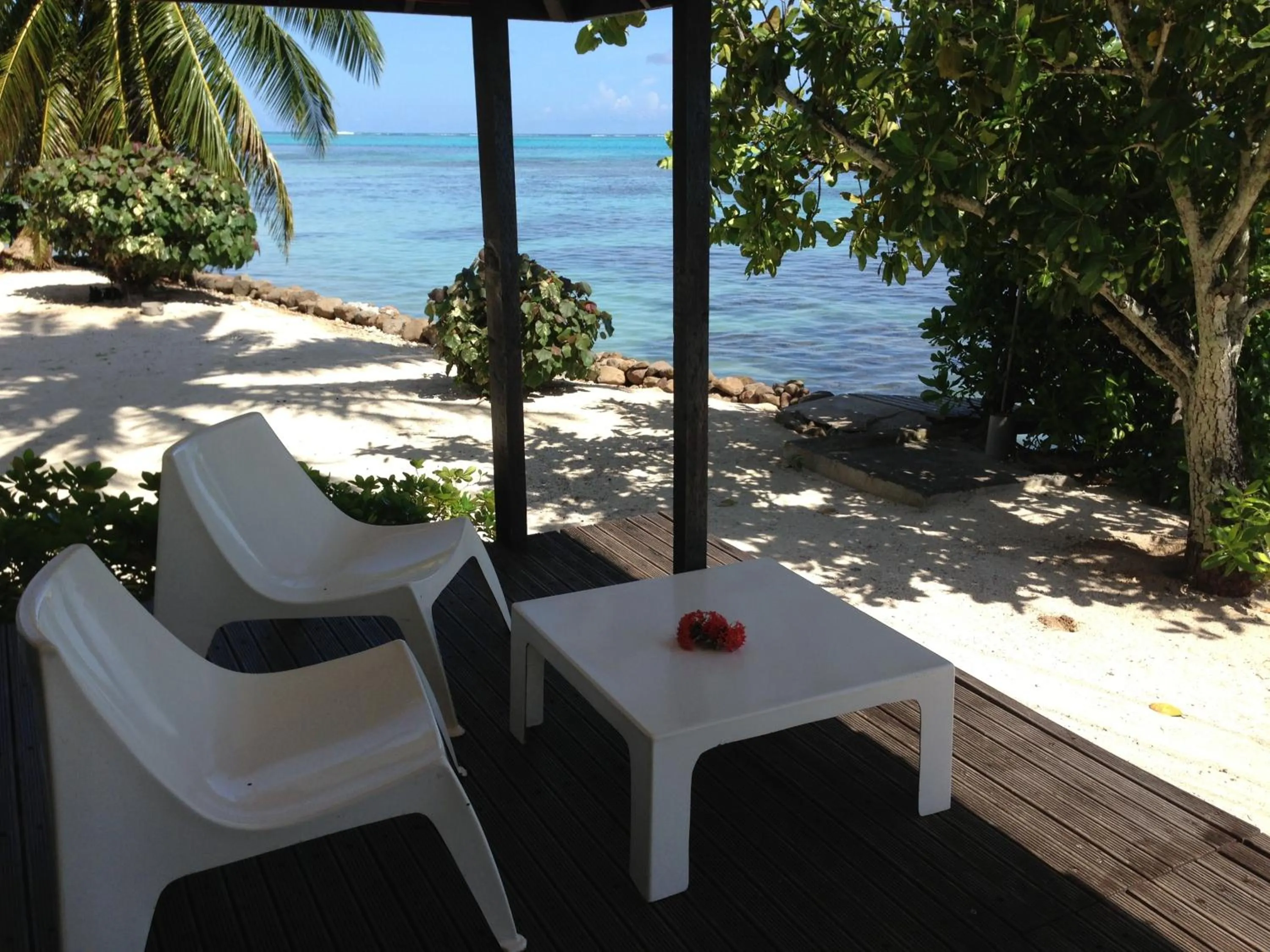 Seating area in Pension Motu Iti