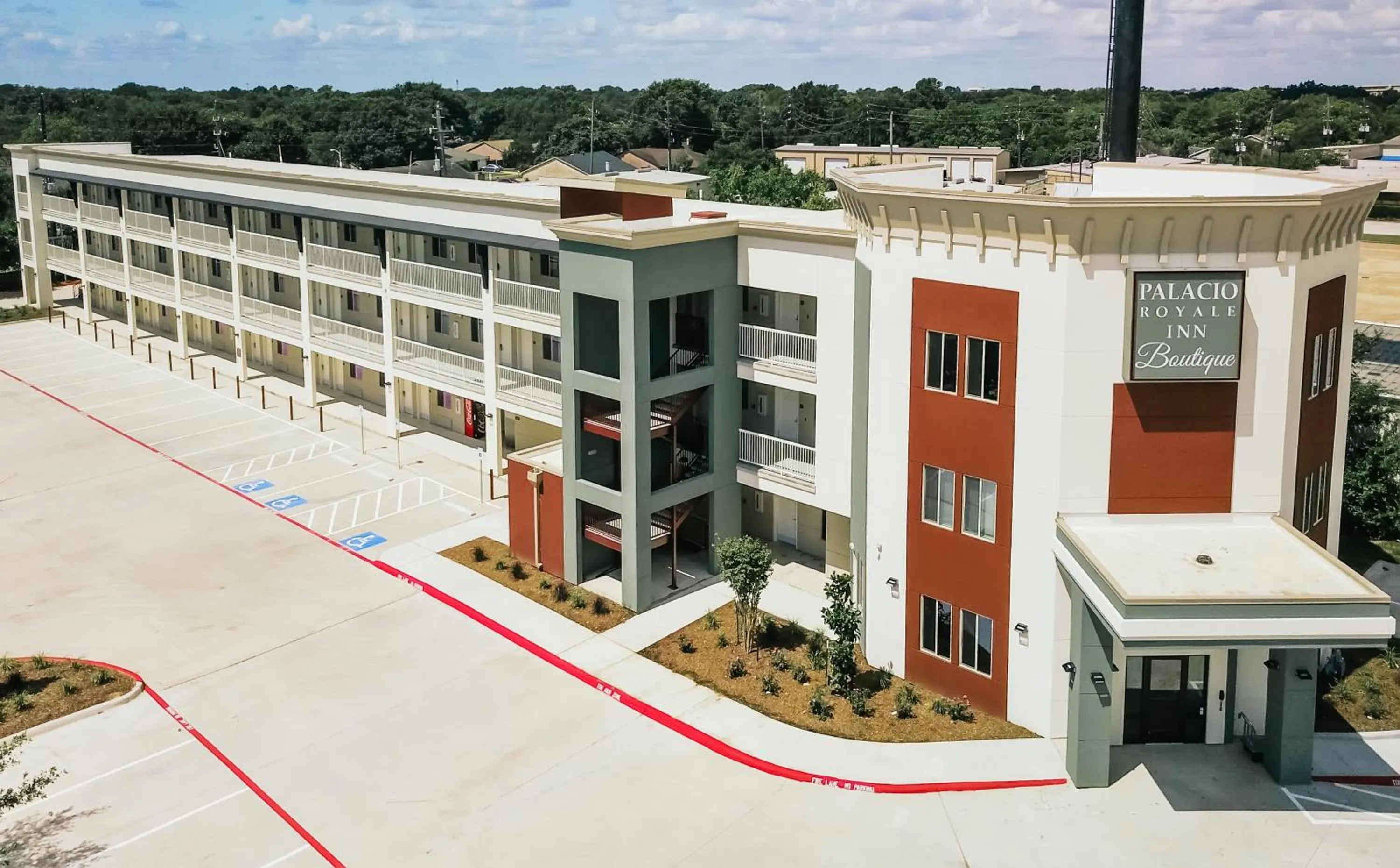 Property building in Palacio Royale Inn Boutique Katy