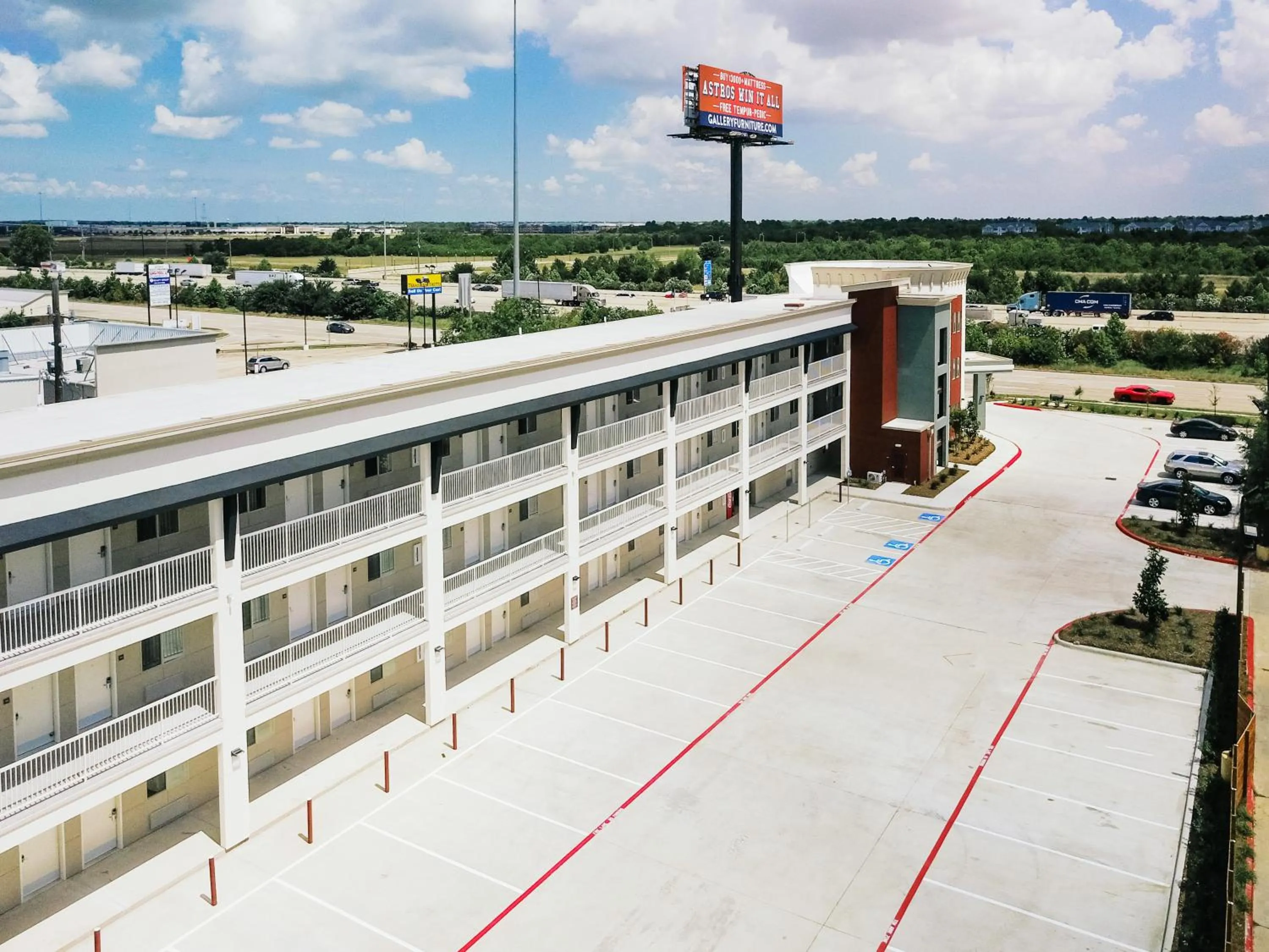 Property building in Palacio Royale Inn Boutique Katy