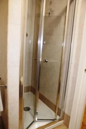 Shower in DOMUS Grand Hotel