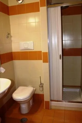 Shower in DOMUS Grand Hotel