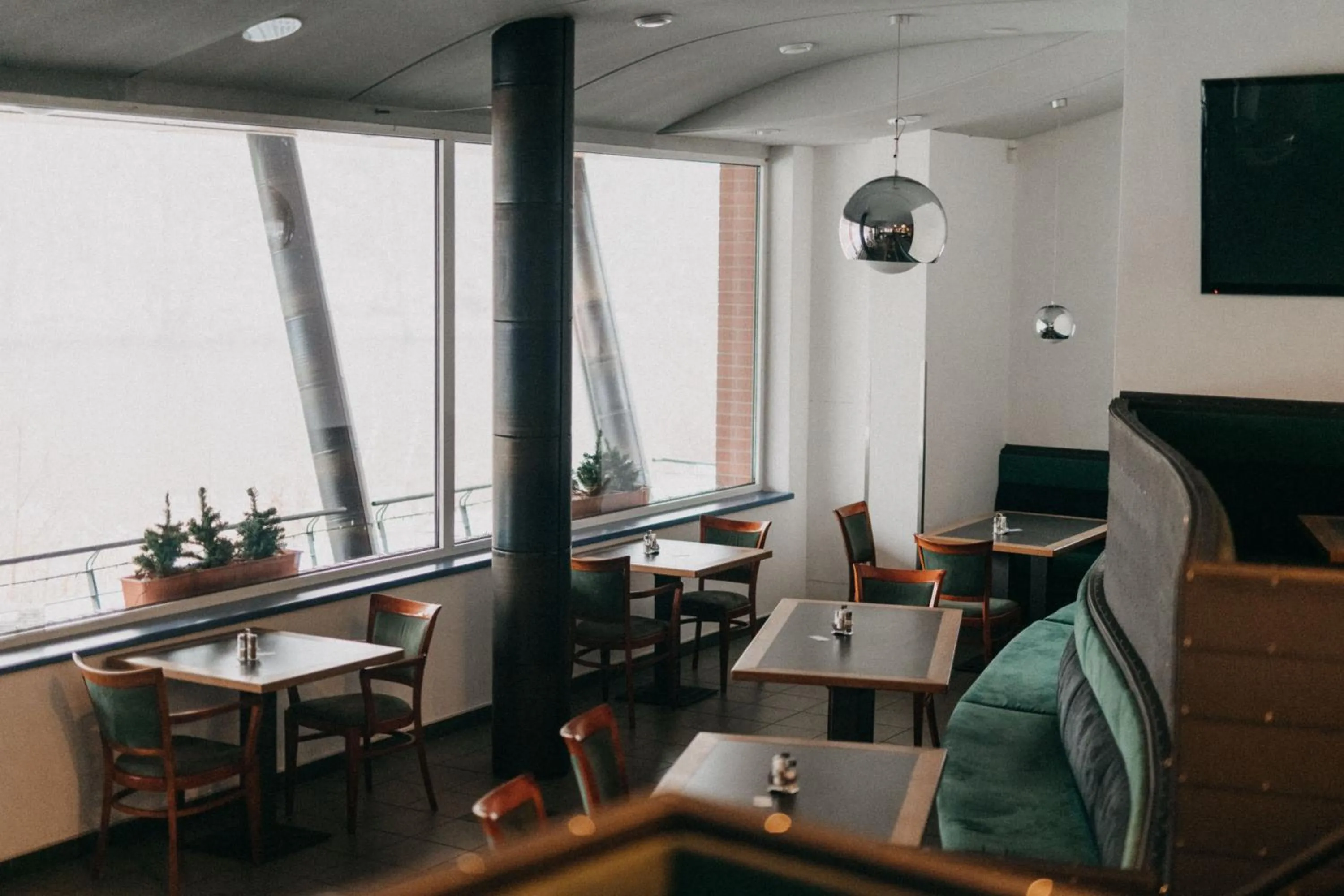 Restaurant/places to eat in Hotel Split