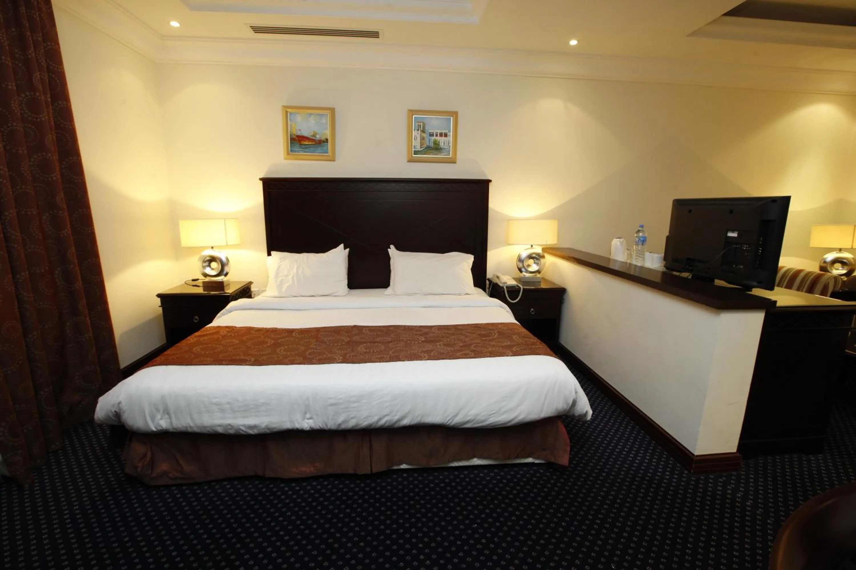 Photo of the whole room, Bed in Musherib Hotel