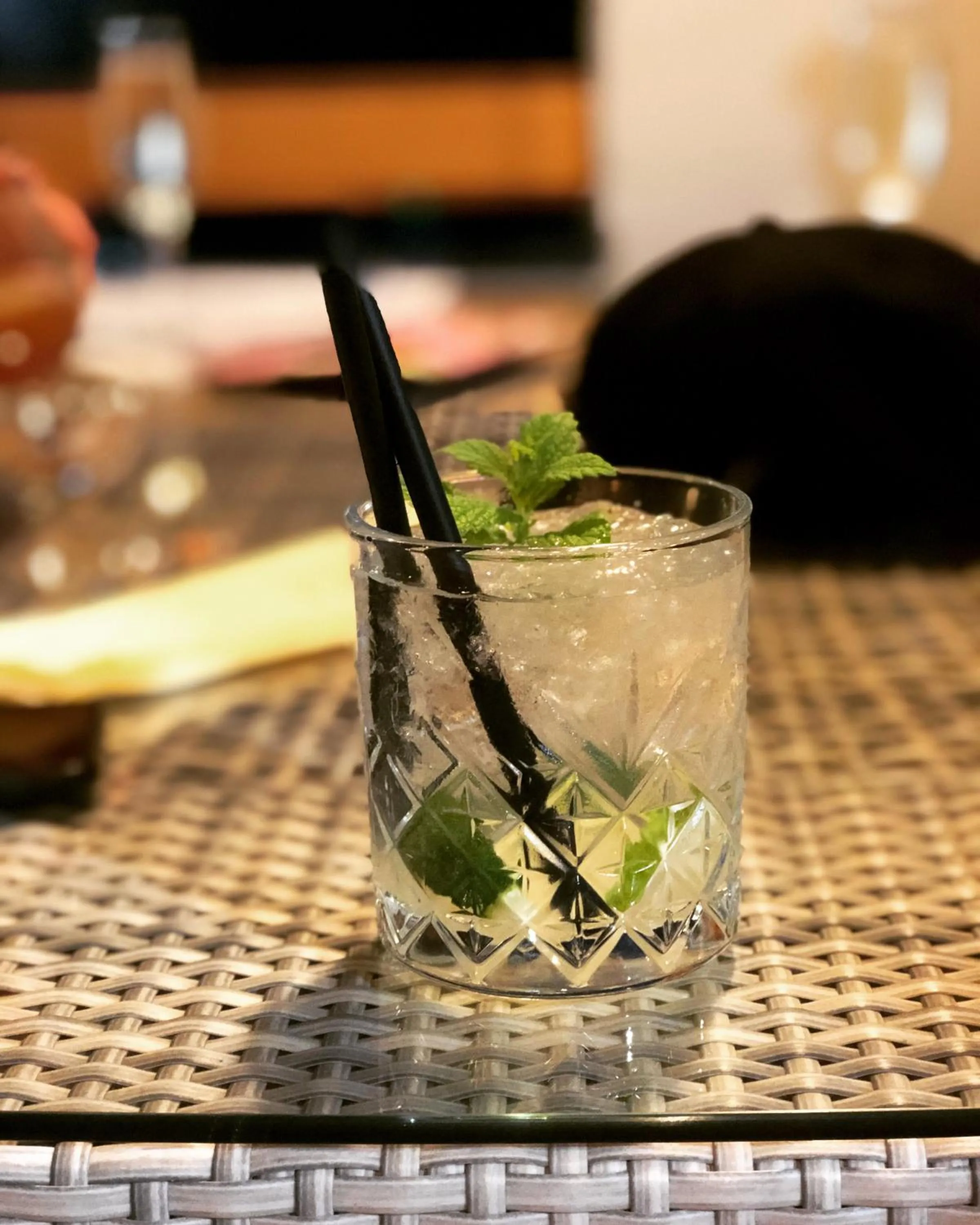 Alcoholic drinks in 16 Lakes Hotel