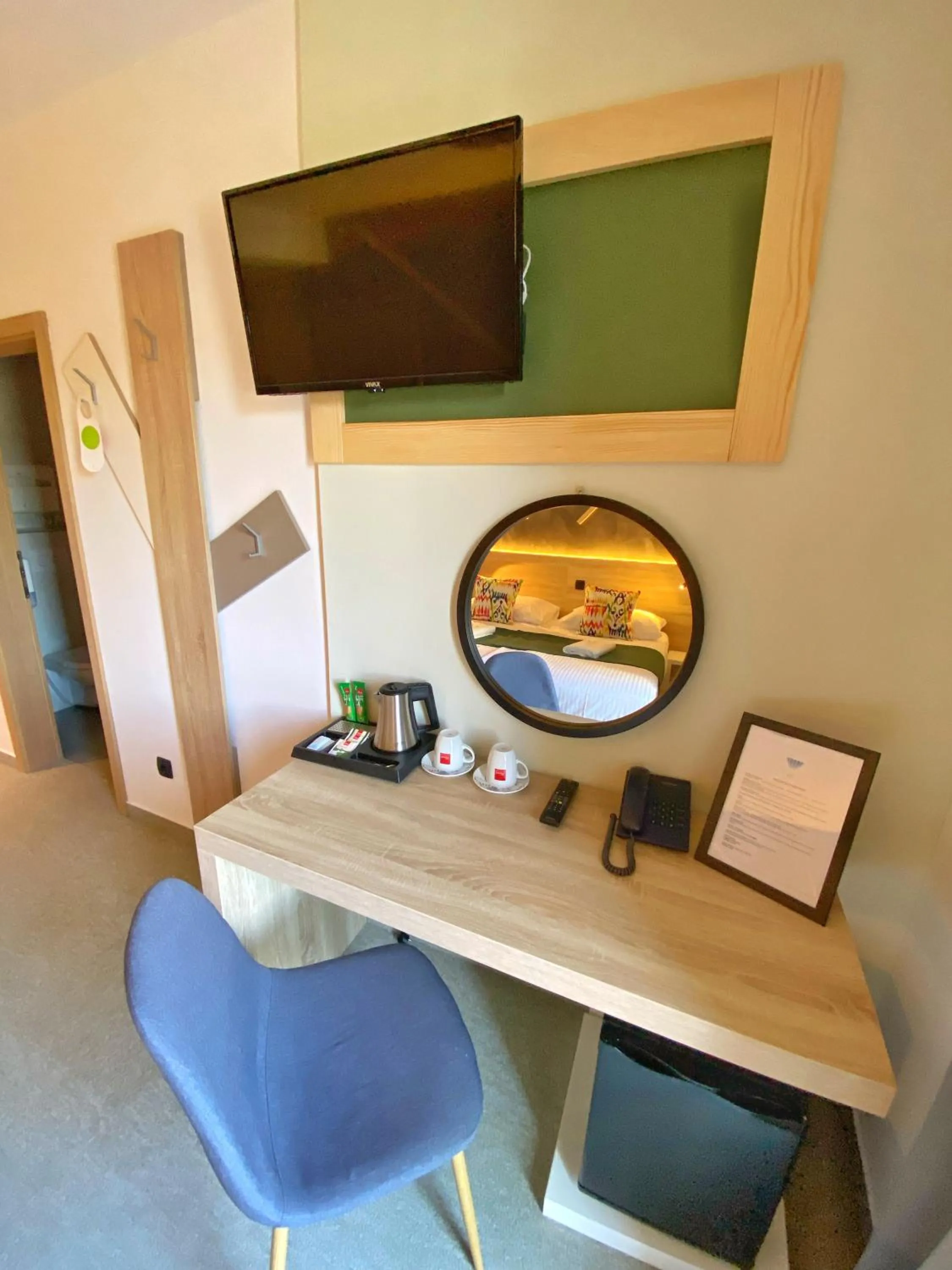 TV and multimedia in 16 Lakes Hotel