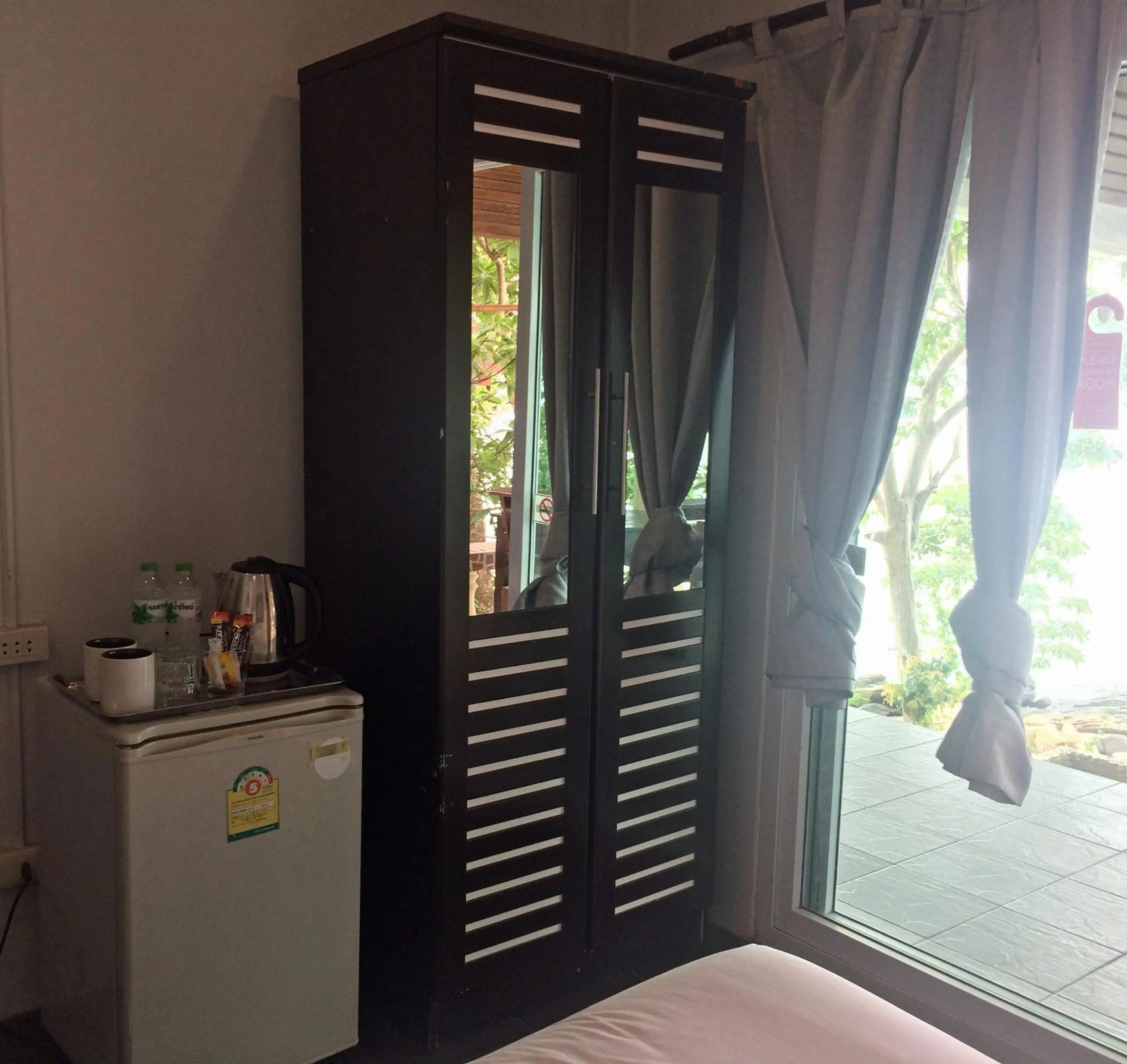 Coffee/tea facilities, Bed in Sunrise Villas Seaview
