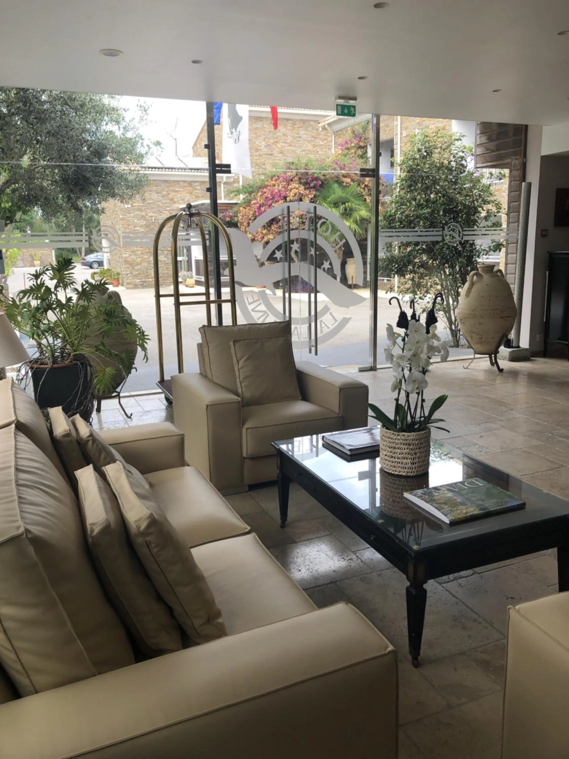 Lobby or reception in Hôtel La Lagune