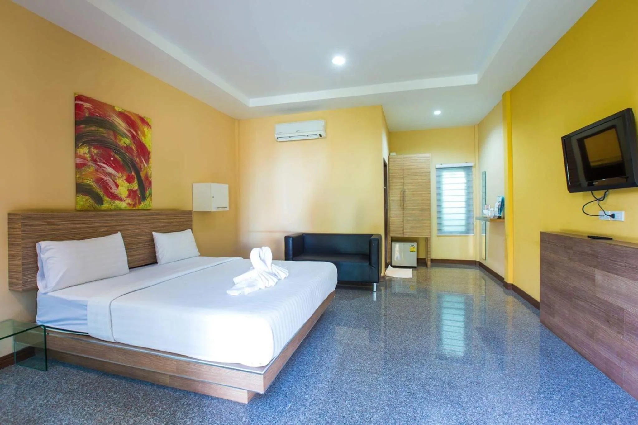 Photo of the whole room, Bed in Jintana Resort