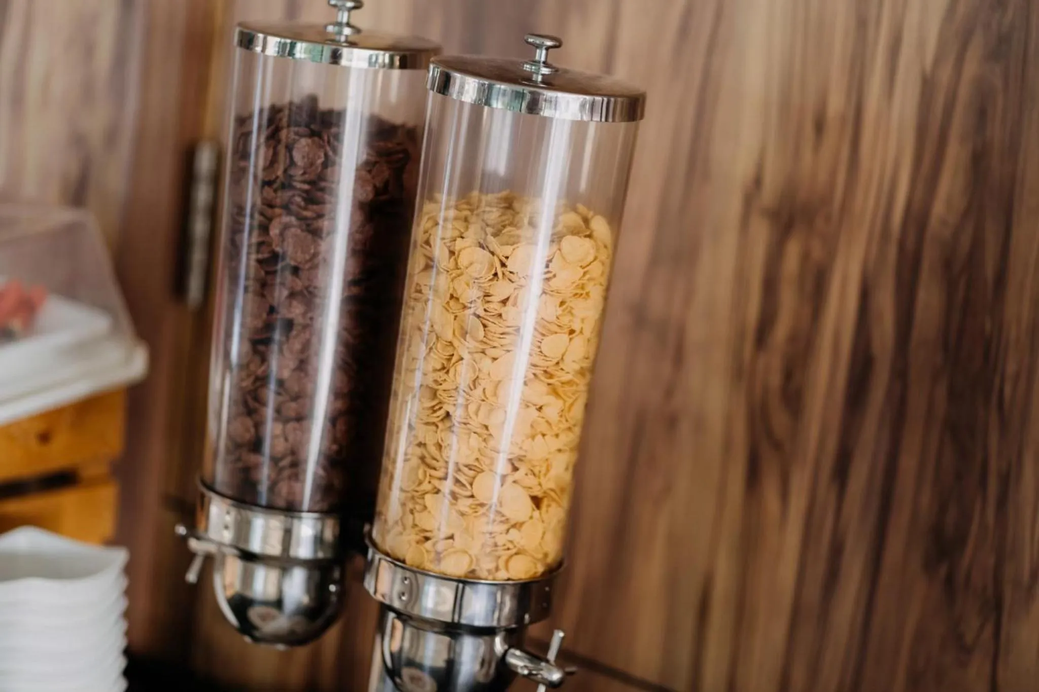 Restaurant/places to eat in Jintana Resort