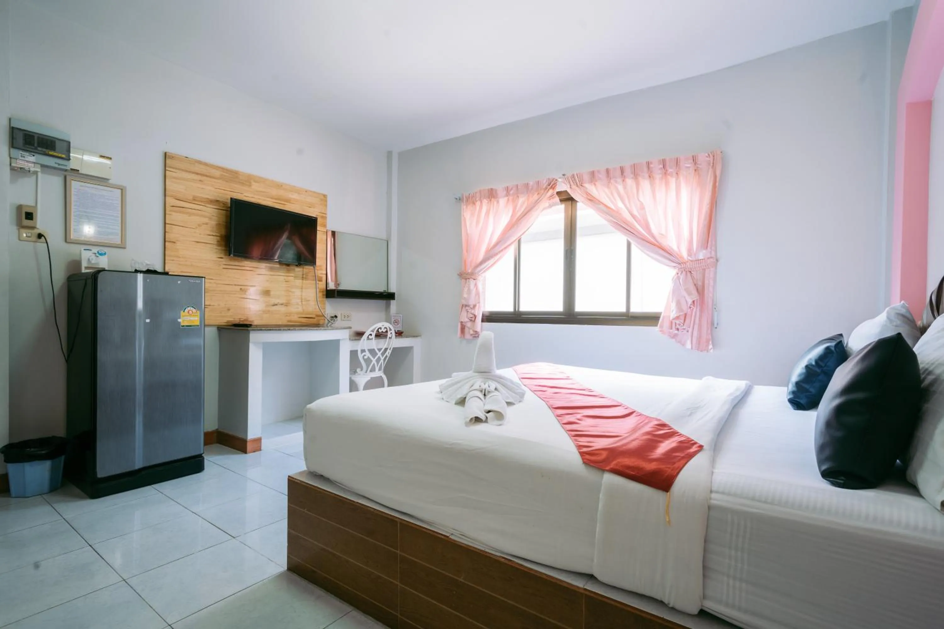 Photo of the whole room, Bed in Jintana Resort