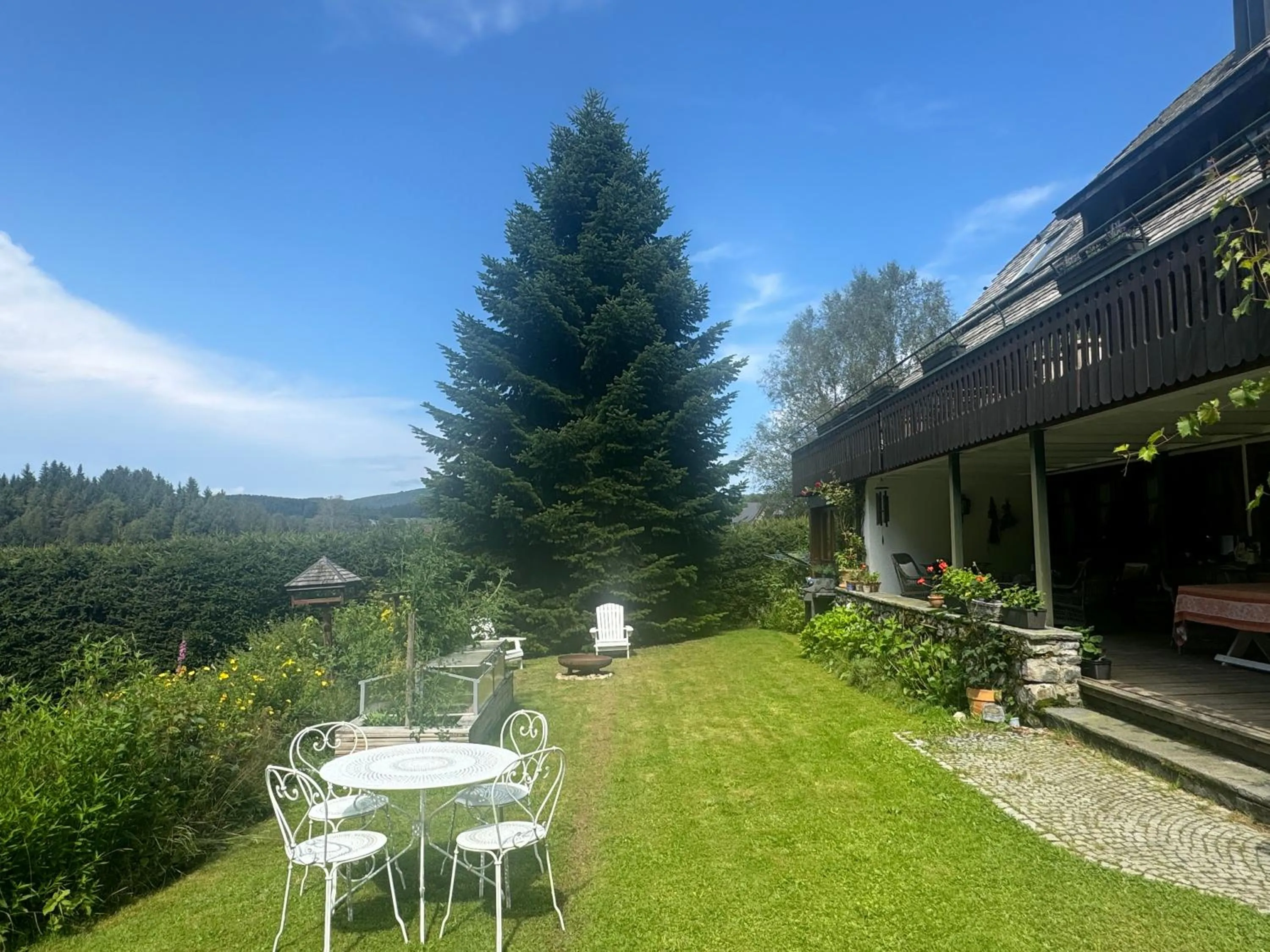 Garden view in Hollhouse - Bed & Breakfast